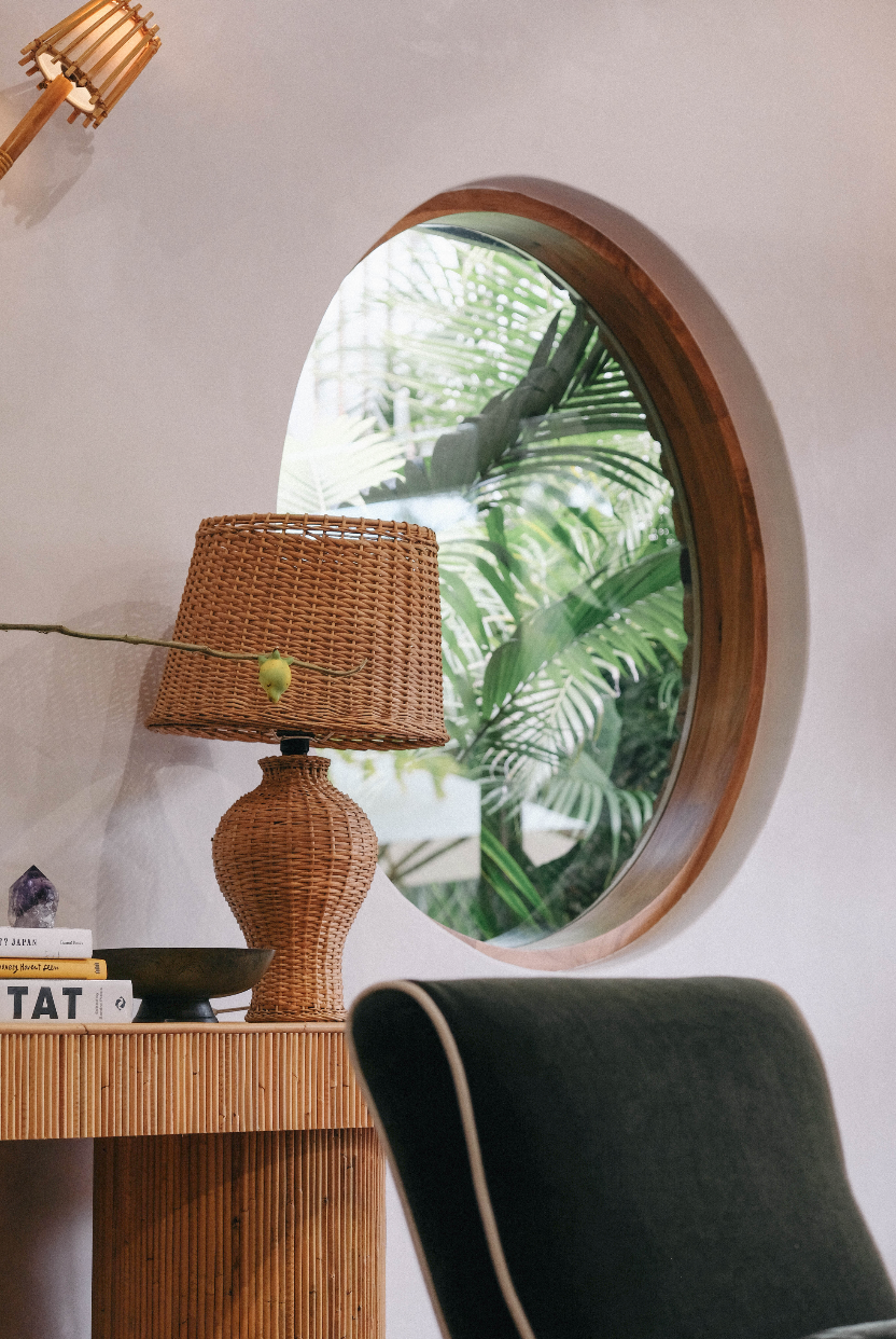 Hotel-Weekend-Barefoot-Luxury-Sun-Seeker-Bayron-Bay-Australia-Room-Detail.png