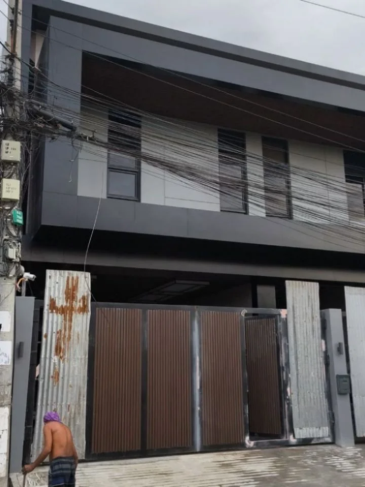 Site inspection of Skycourt House.

#courtyard #house #housedesign #residentialdesign