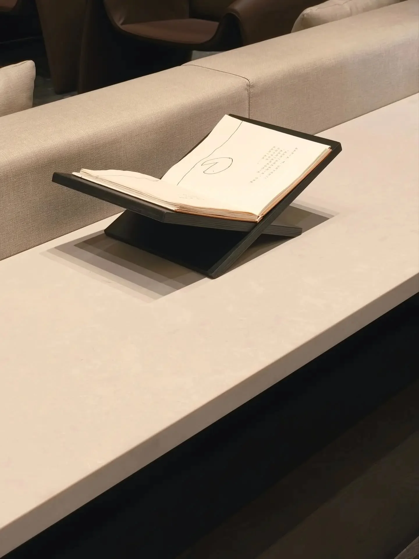 Character can come from an ordinary object given its own space and thoughtful presentation.

www.blascoarchitects.com