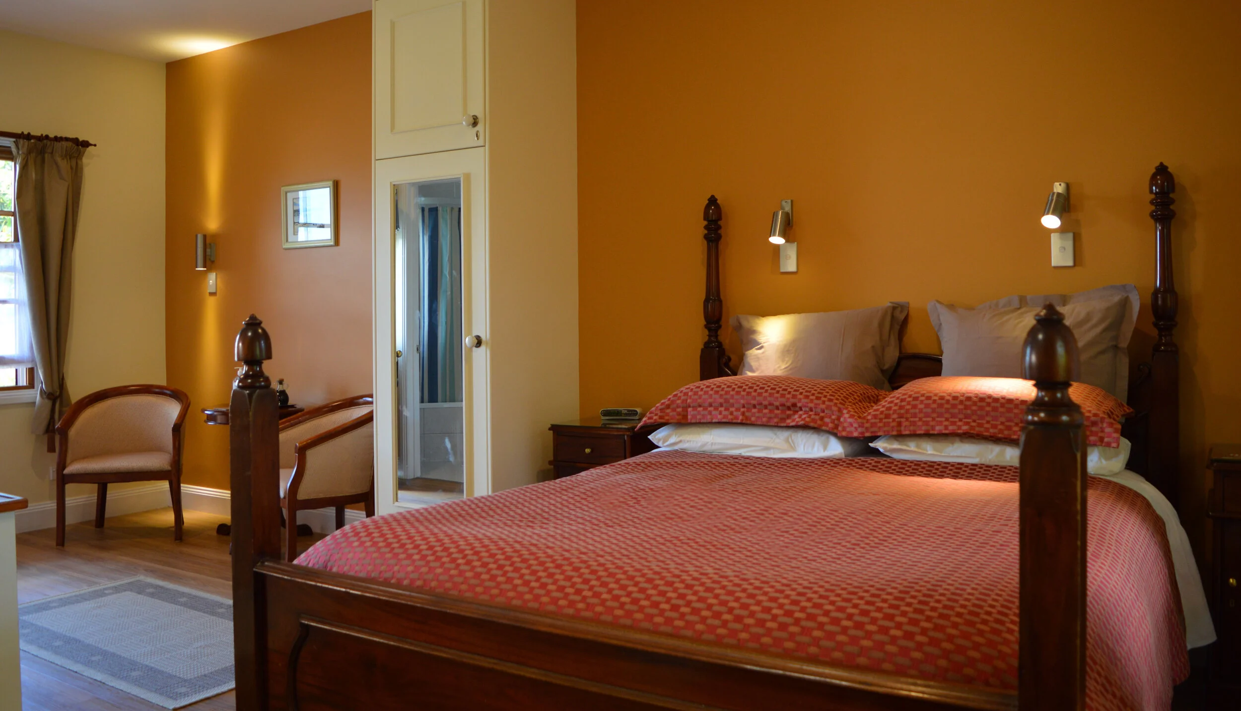 Spa Queen Studios – bed