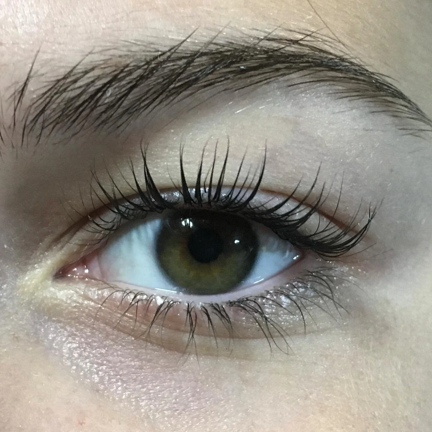 ⤴️Don&rsquo;t FORGET the POWER of A  LASH LIFT⤴️
Make your eyes POP with a lash lift making your natural lashes look longer and fuller!
