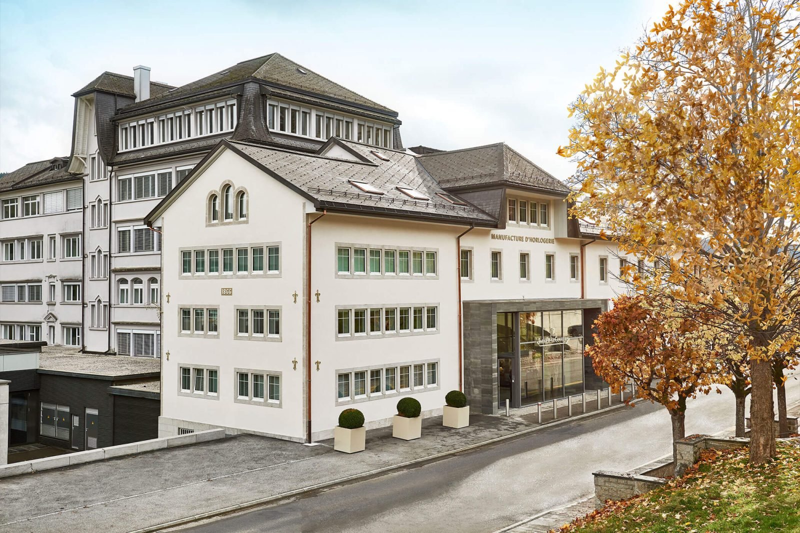 jaeger-lecoultre-manufacture-exterior-view-1600x1067.jpg