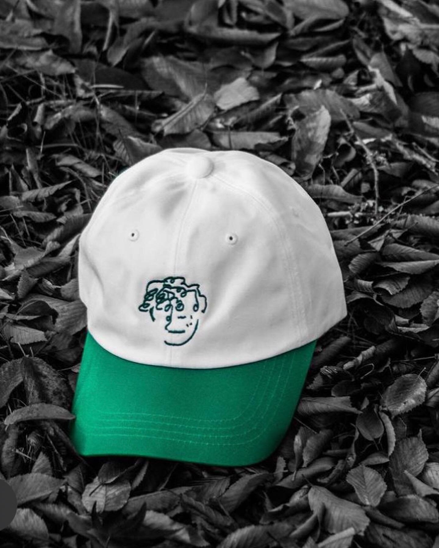 frenchboyfriend 
green two tone logo cap

#vintagecap
#frenchboy_friend #greentwotone 
#parisan