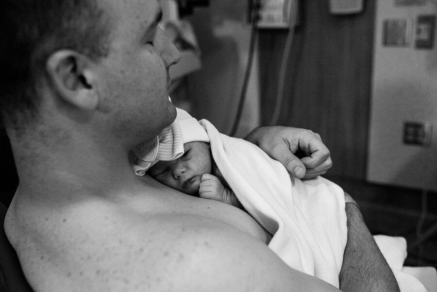 How to write a review for a newborn and family photographer