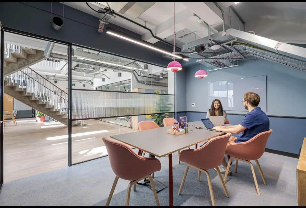 Matt vs Gloss Glass: Choosing the Best Finish for Your Space