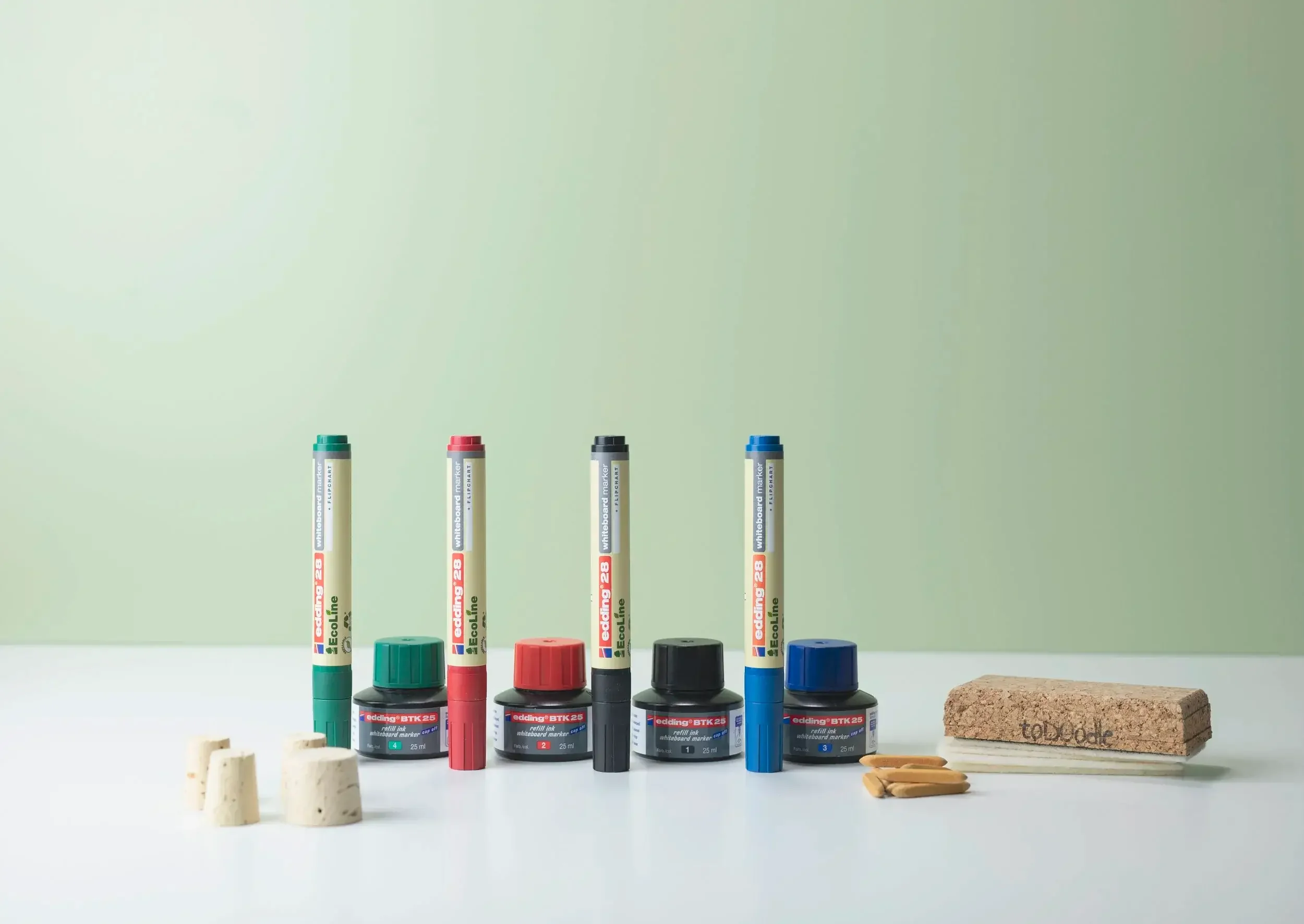 Whiteboard pens and accessories.webp