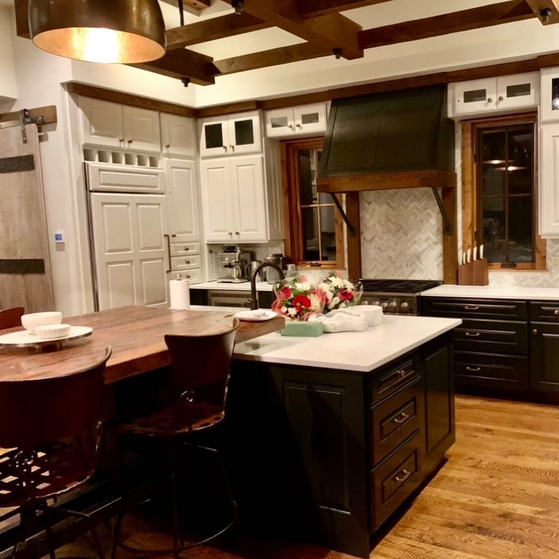 After, during and before shots of an awesome project we had the opportunity to do with @erikaandcompanyinteriordesign