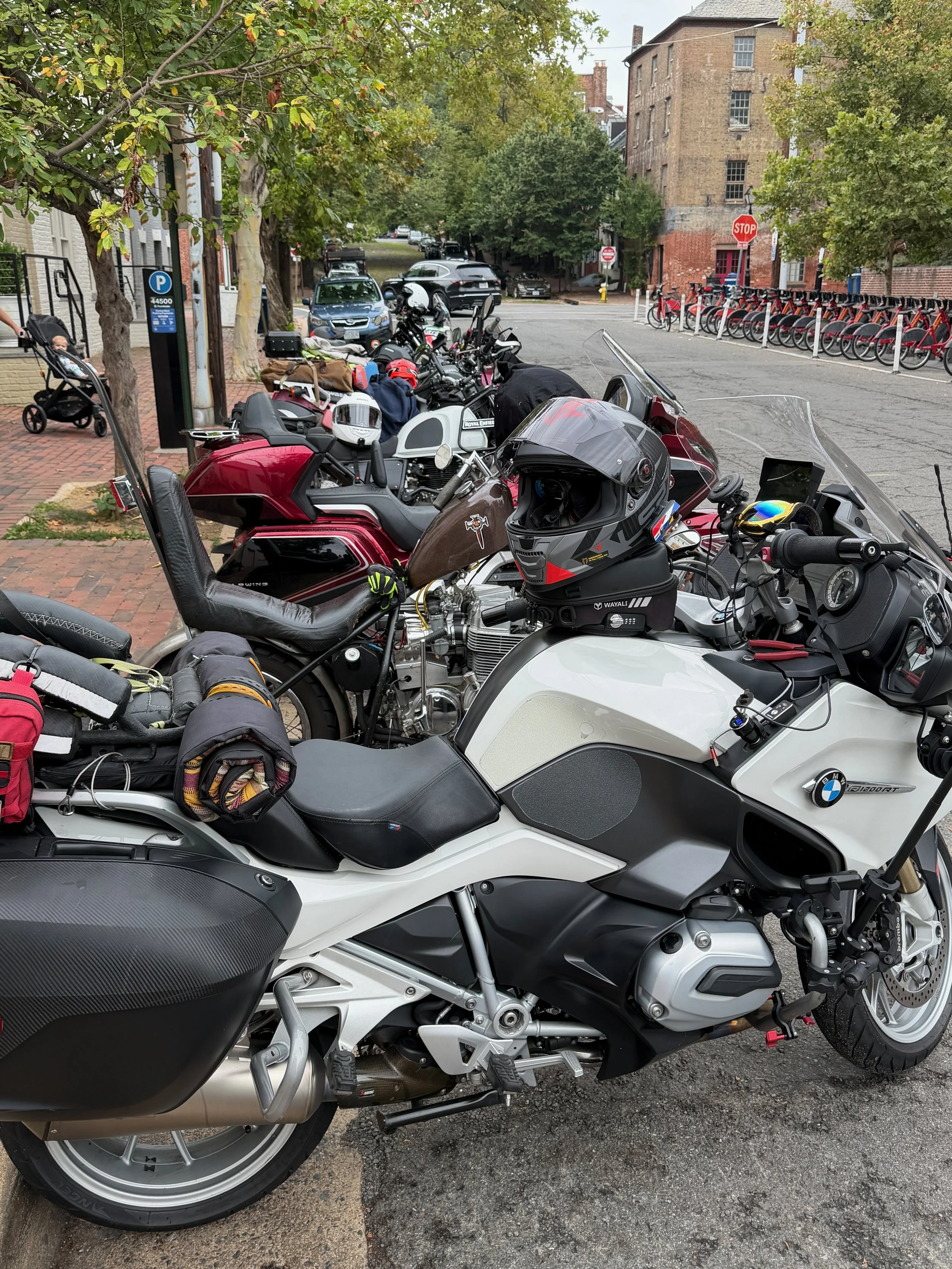 Bikes &amp; Breakfast Old Town Alexandria dodging the raindrops!