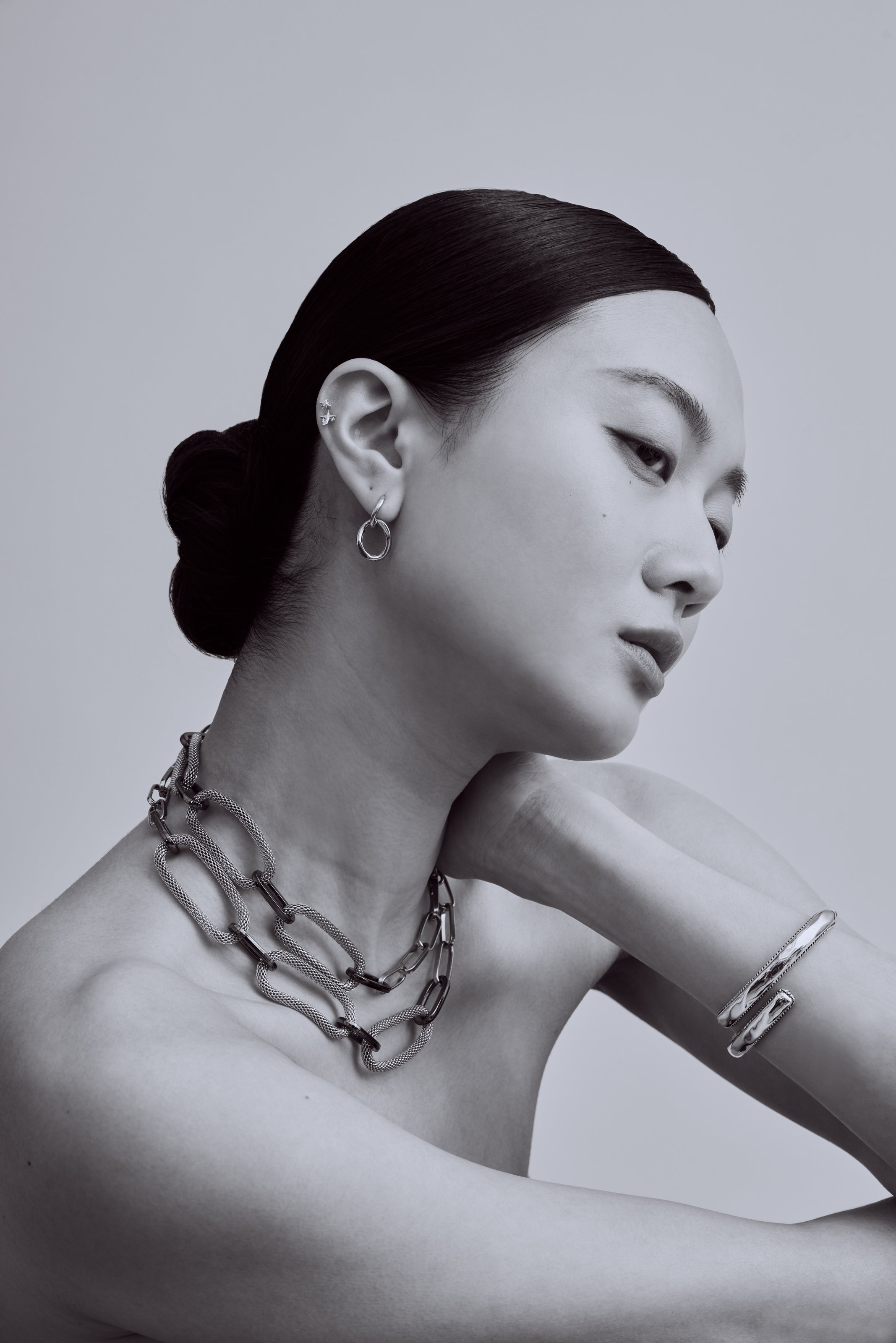 Sandra Jewelry Test0767bw.jpg