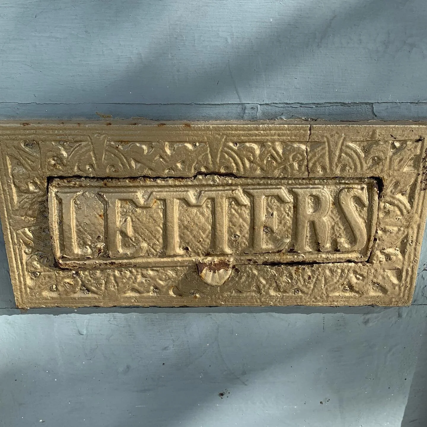 Spotted this ornate mail slot. Ditch digital and write a letter sometimes.