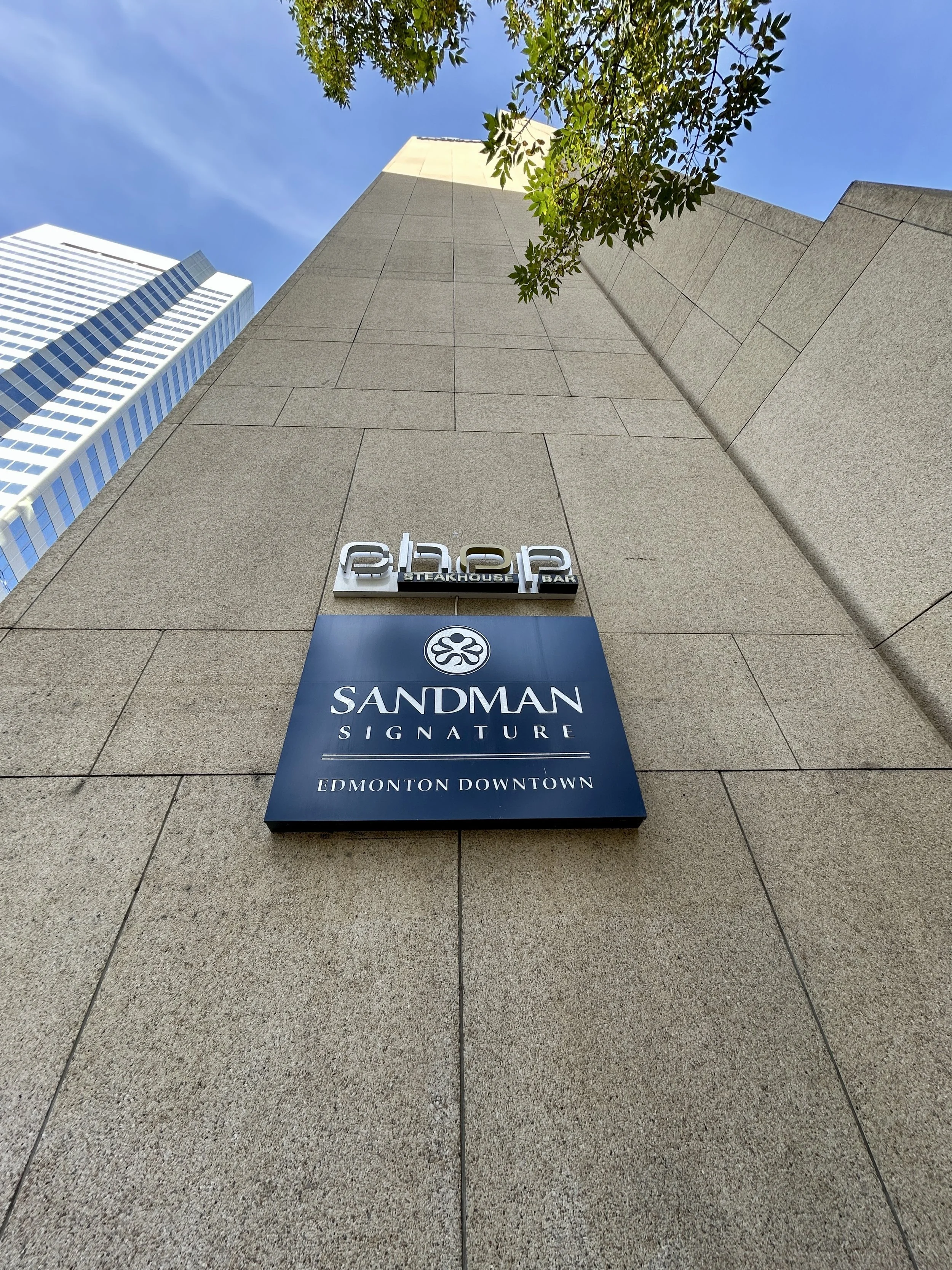 Sweet Retreat At The Sandman Signature Edmonton Downtown