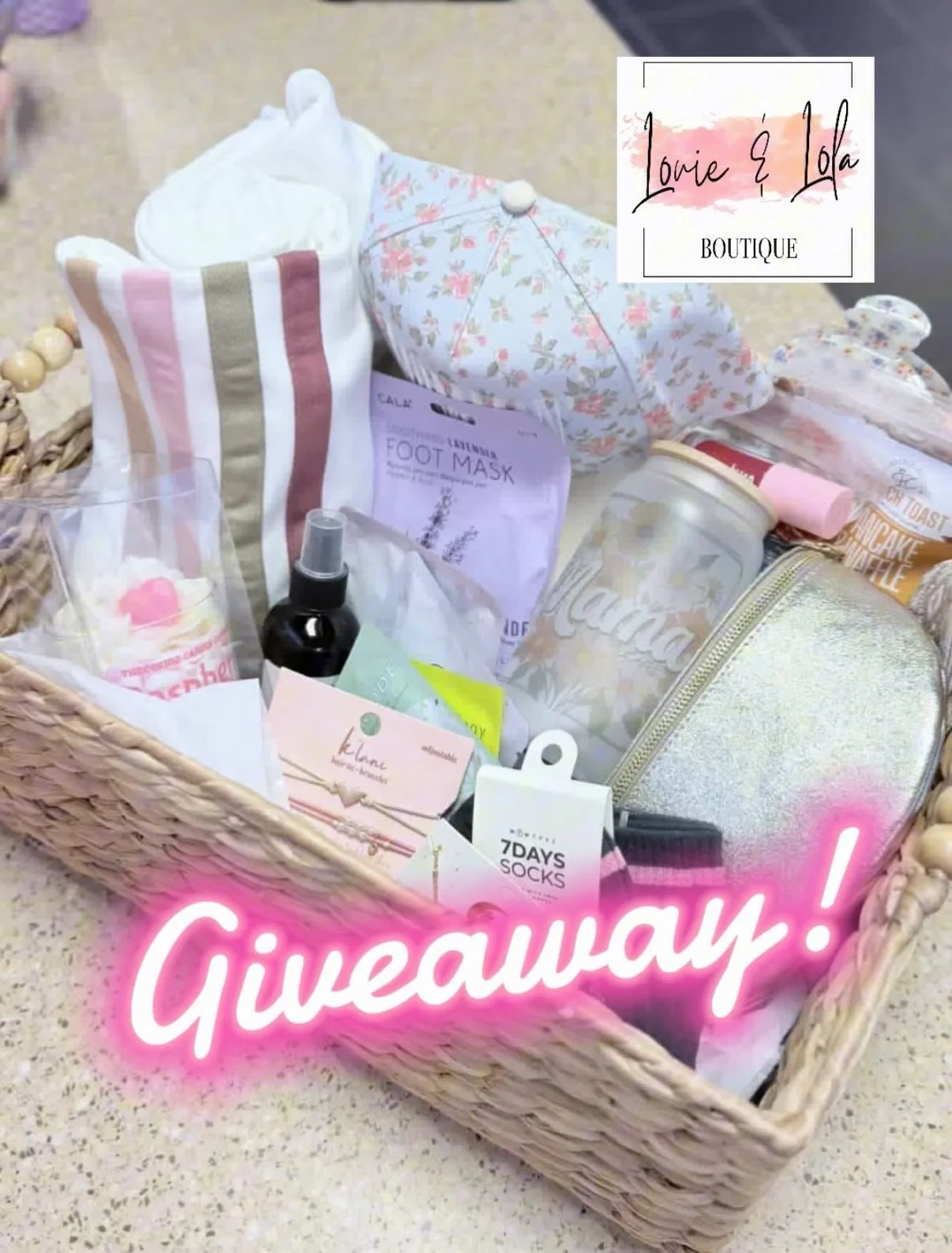 💕MOTHERS DAY GIVEAWAY 💕 Mother&rsquo;s Day is just over a week away! My friends at @louieandlolaboutique want to spoil YOU! 

@louieandlolaboutique loves supporting local &amp; when you shop their fantastic store ; you&rsquo;re supporting incredibl