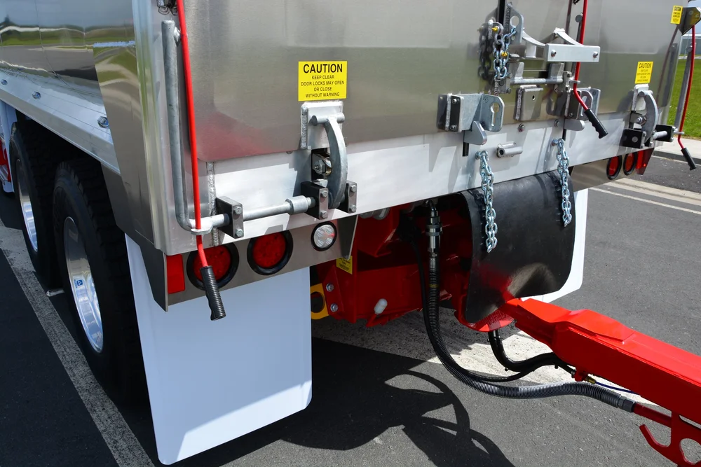 When disconnecting a trailer — Transport Trailers