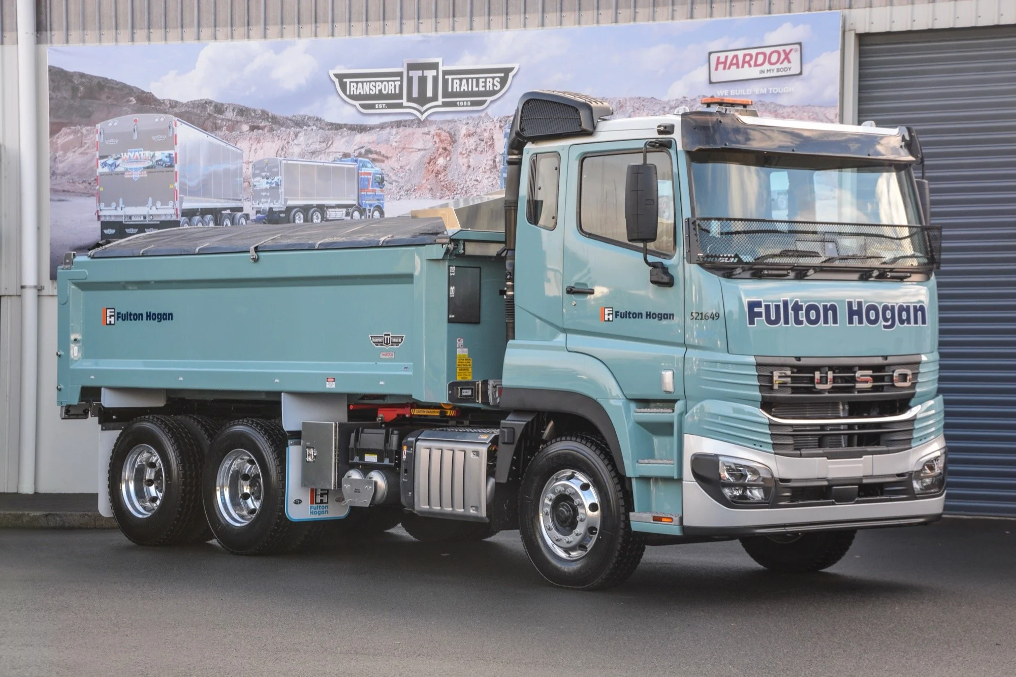 Fuulton Hogan - Dunedin - 6x4 Fuso Shogun with Hardox Body e copy-JPG copy-2000px.jpg