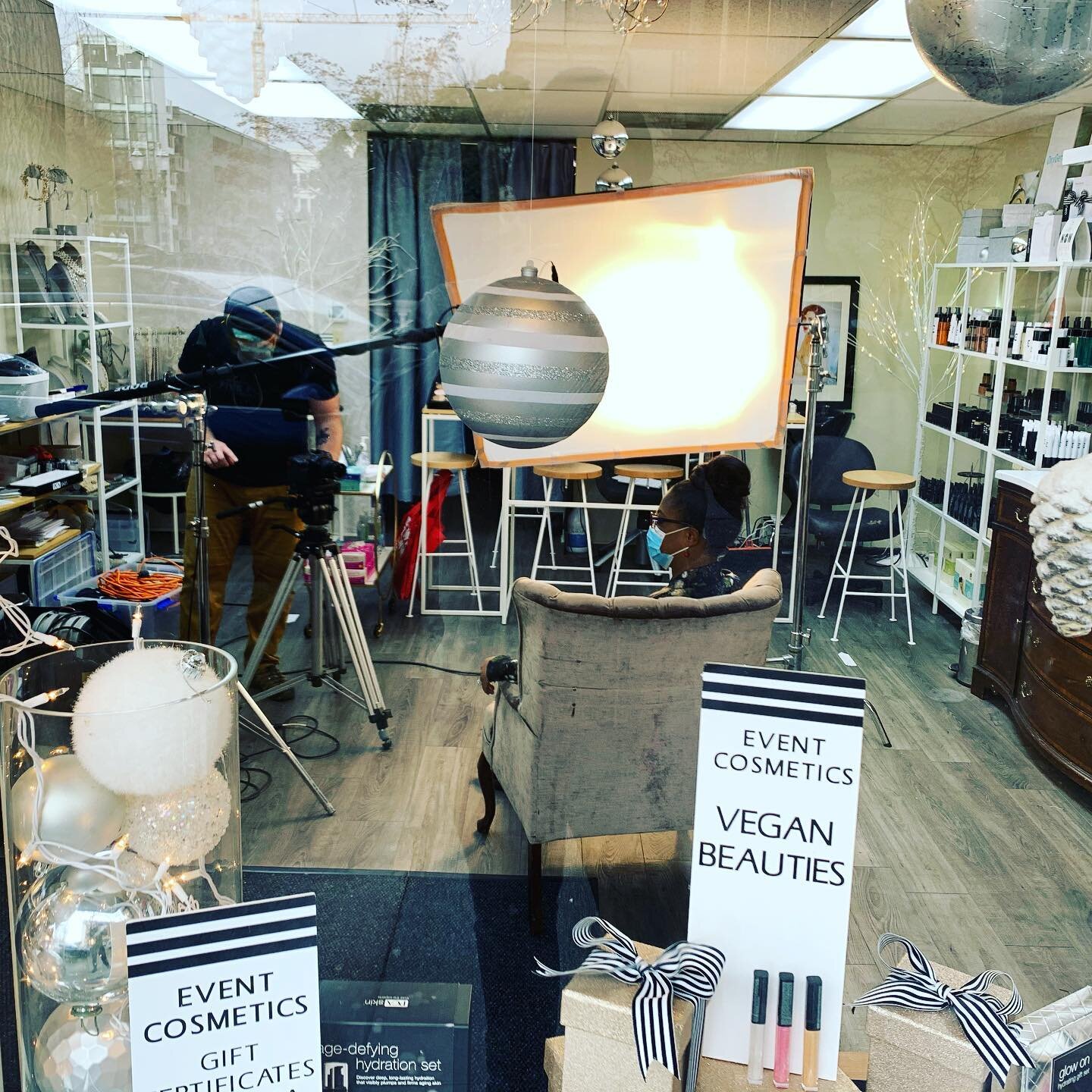 Working on a PSA for @pdxsos. @event_cosmetics did great! Check them out, if you need to look good for your next Zoom meeting! Oh yeah, @addyssandwichbar around the corner is no joke. #pdxbusiness #localbusiness #sandwichsogood