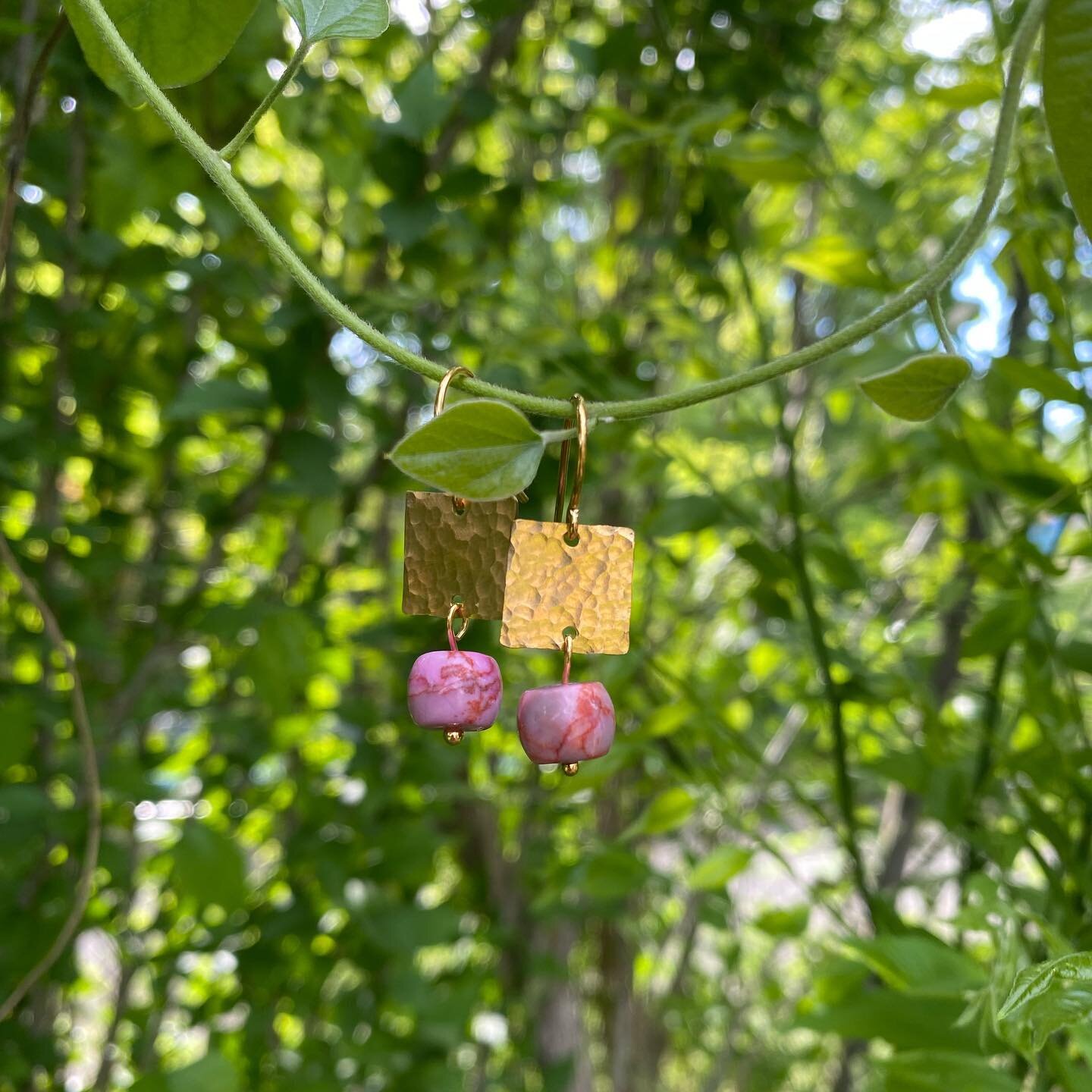 🧚🏼Gifts from the fairies. When it&rsquo;s time to take pictures of my jewelry I always take the pieces outside and just PLAY! Each piece gets a chance to lay in the sunshine, swing from the trees and hear the birds before they make their way home t