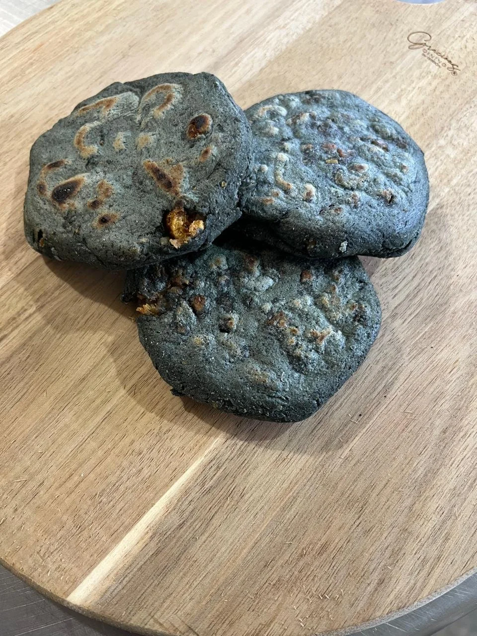 (1 pza) Tlacoyo de Frijol maíz azul