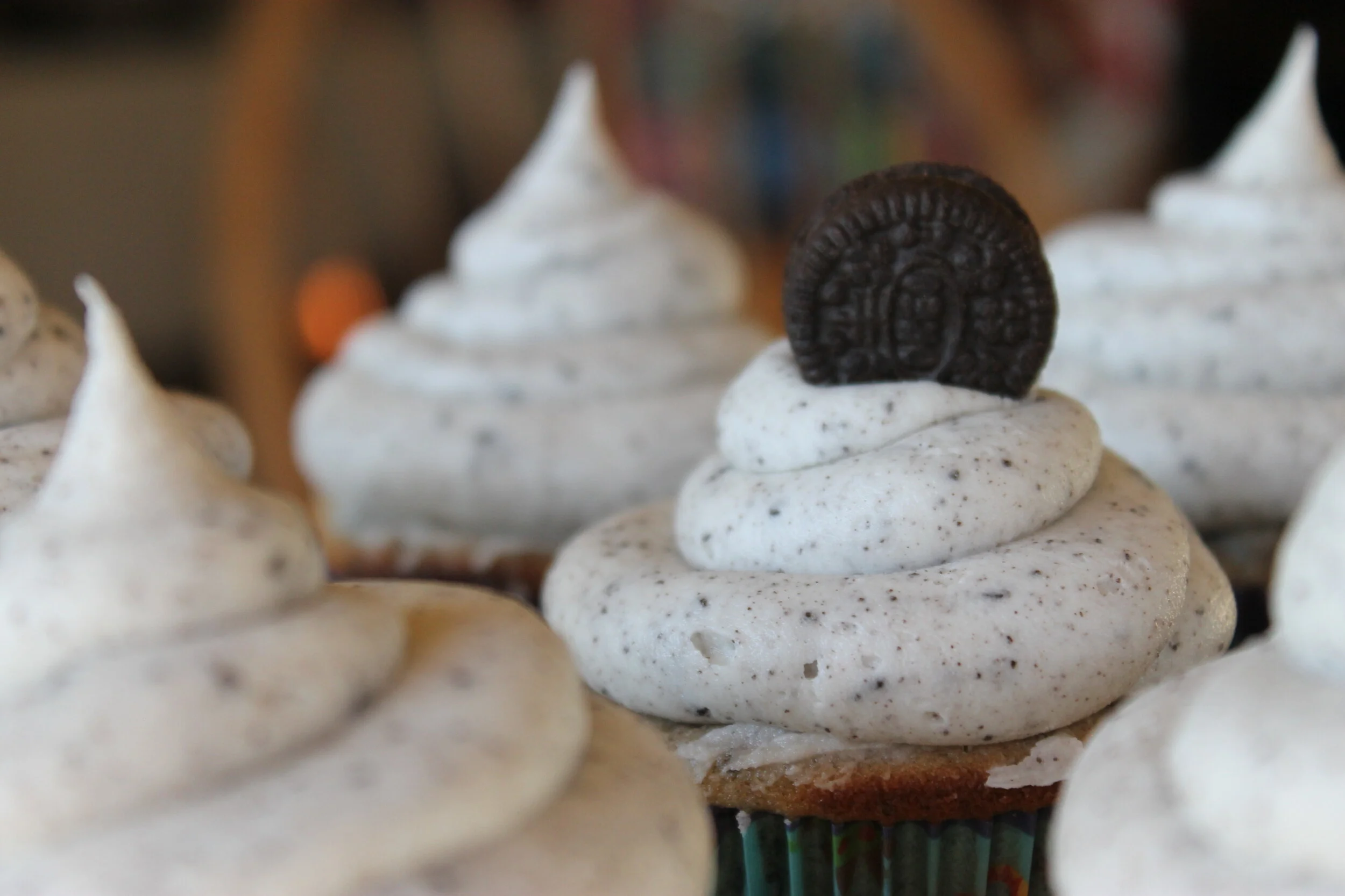 COOKIES &amp; CREAM CUPCAKES