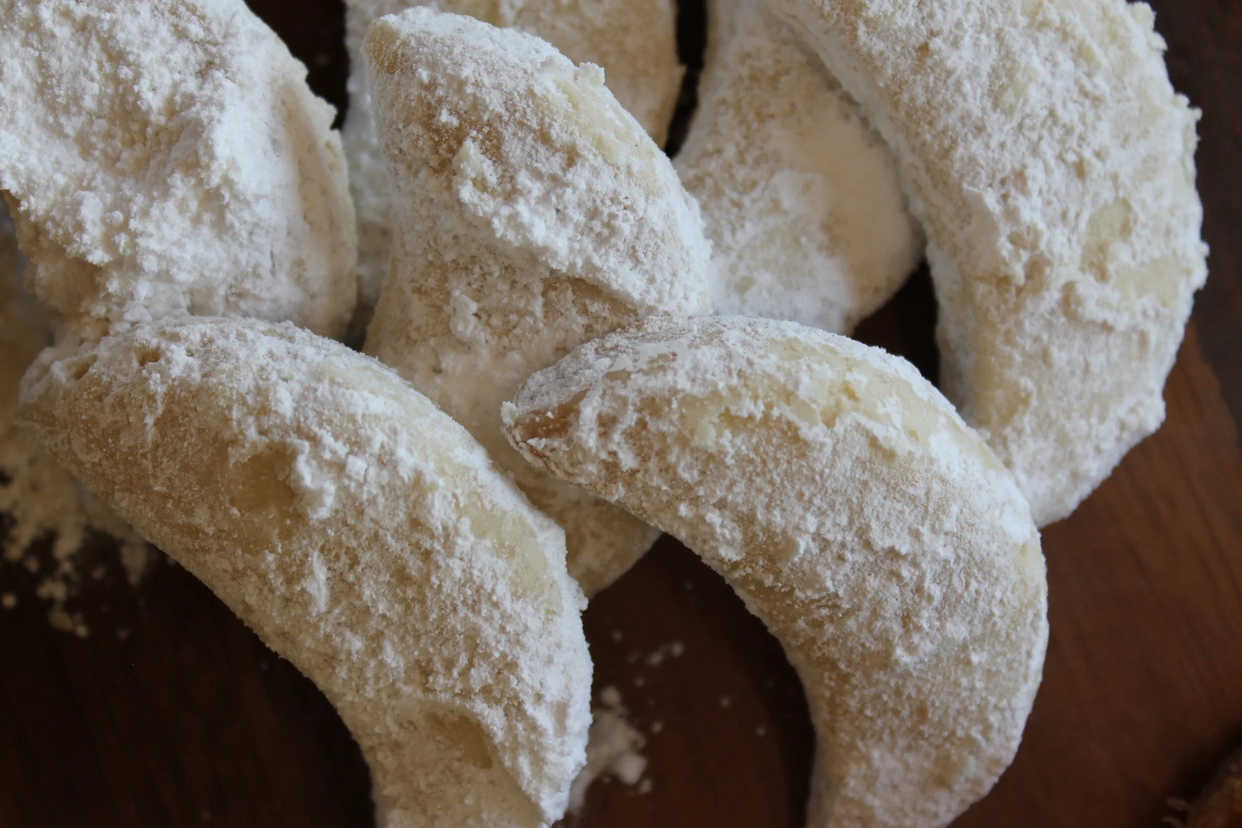 KOURAMBIETHES (POWDERED SUGAR COOKIES)