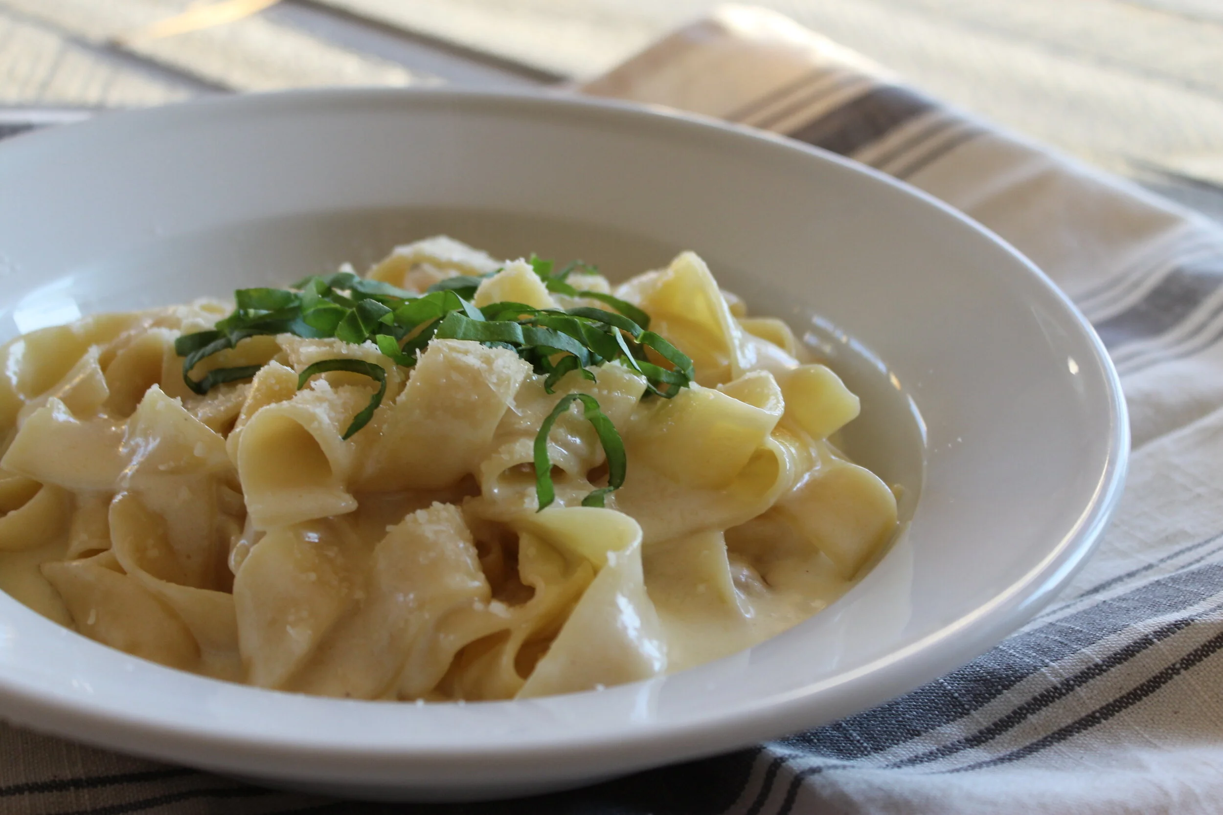 ALFREDO SAUCE WITH PASTA