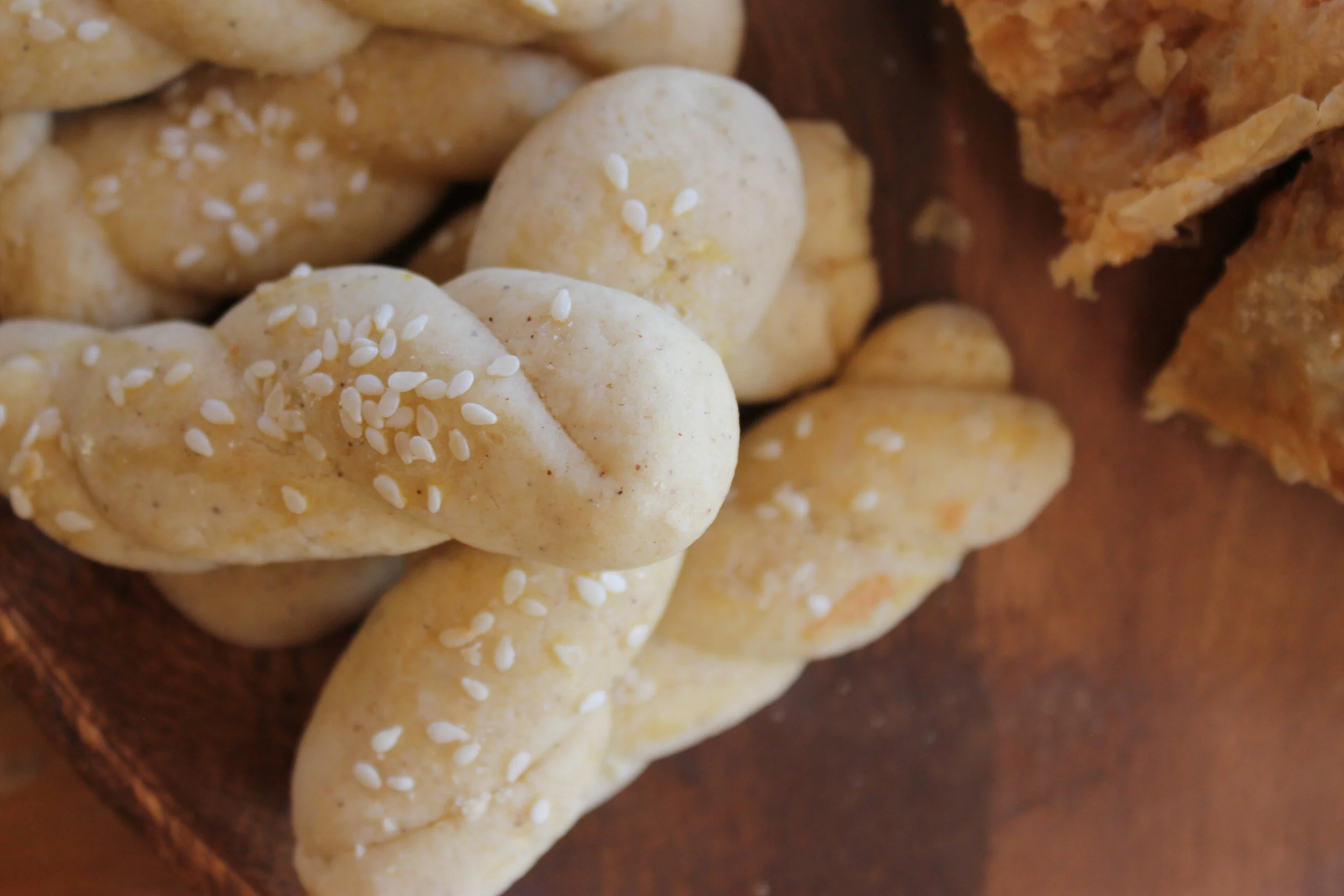 KOULOURAKIA (TWISTED COOKIES)
