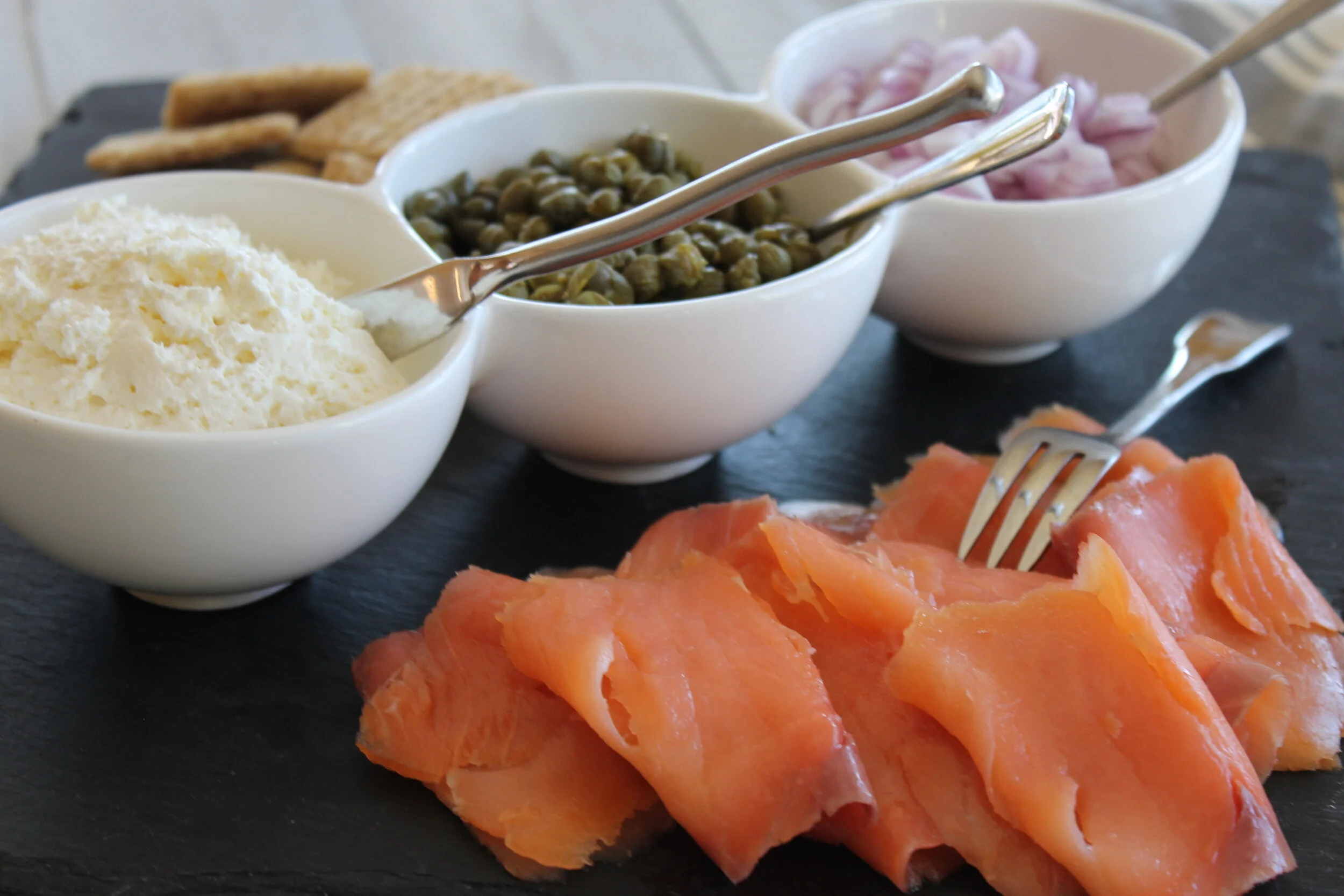 SMOKED SALMON PLATTER