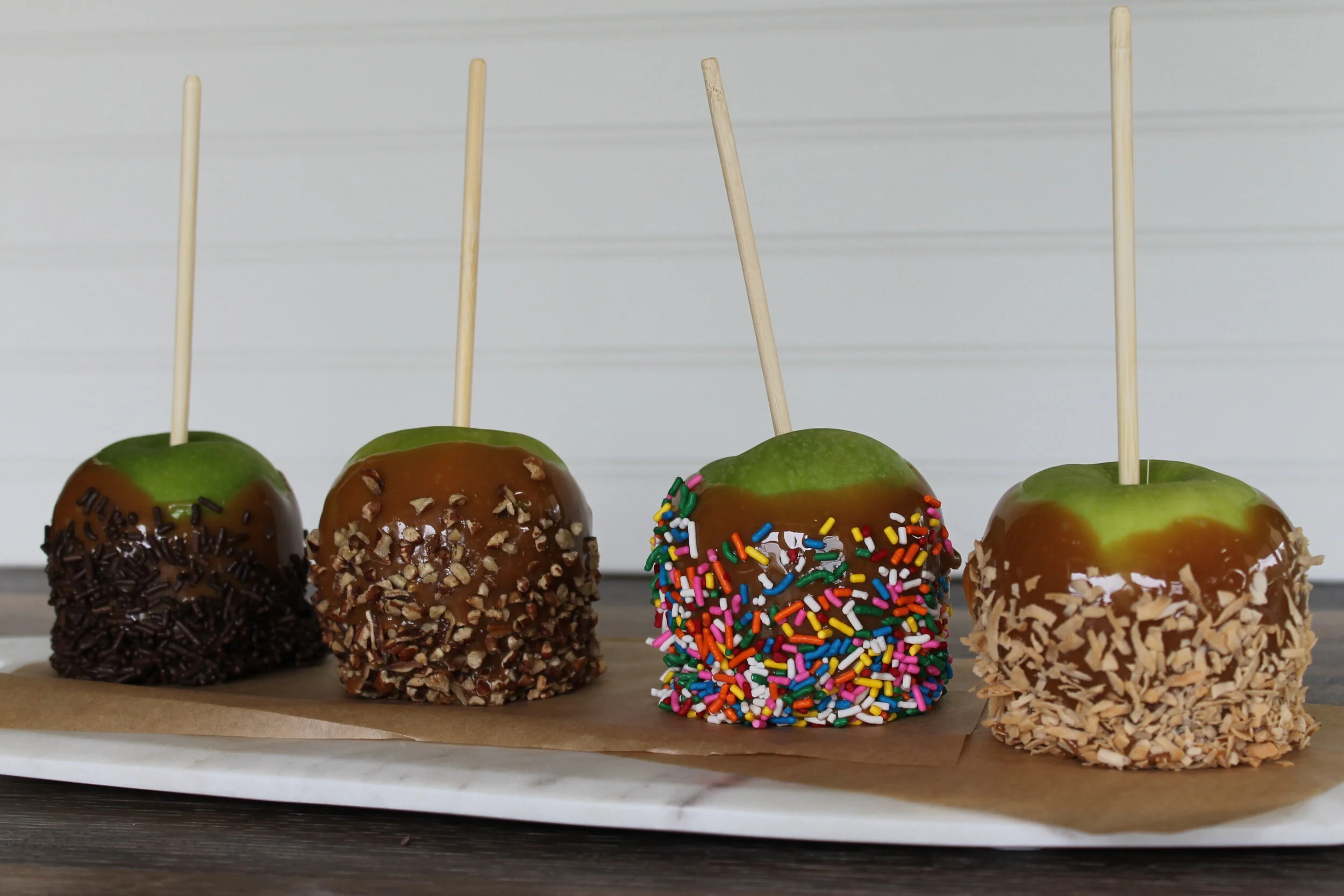 CARAMEL APPLES