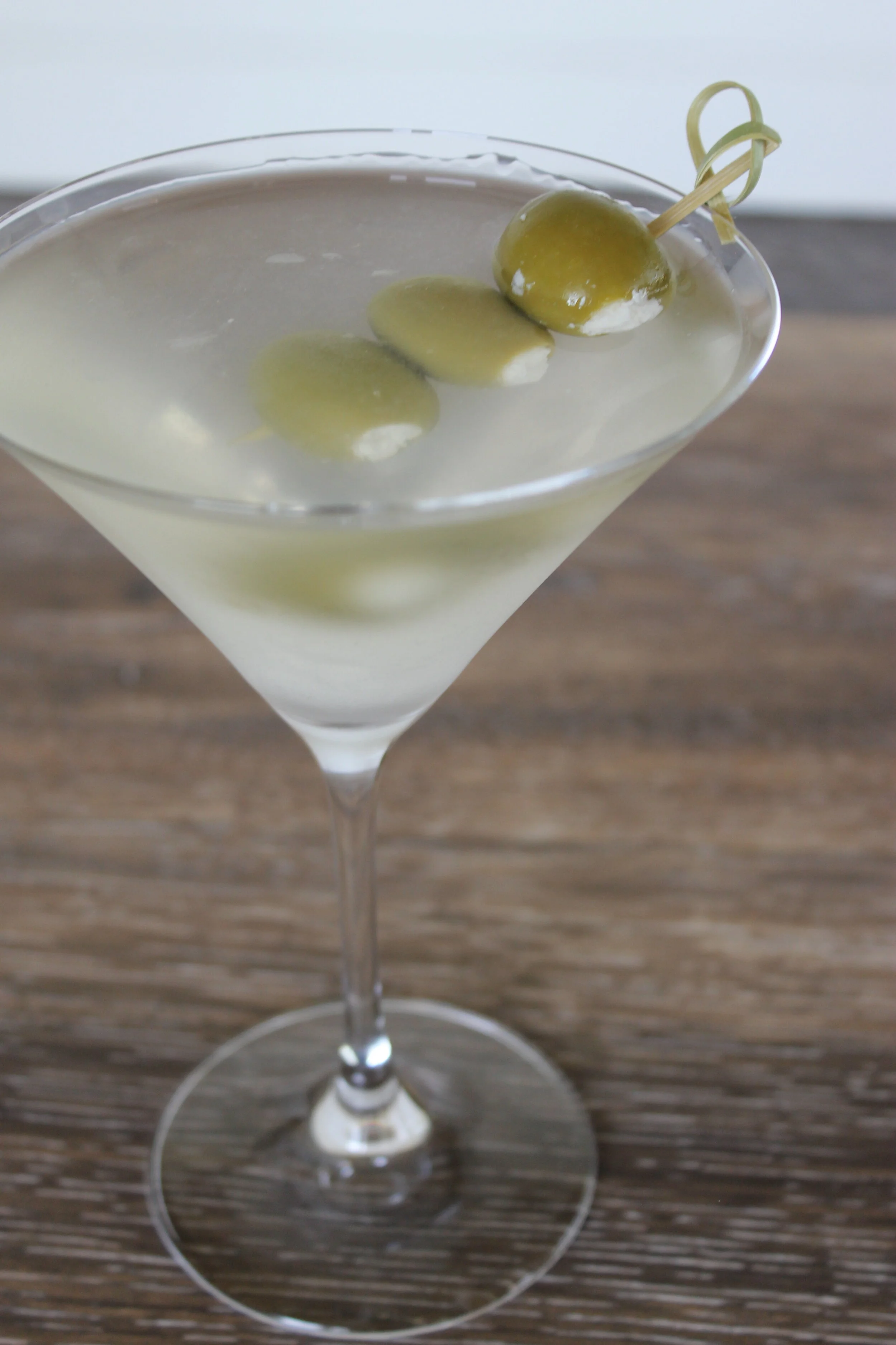 DIRTY VODKA MARTINI