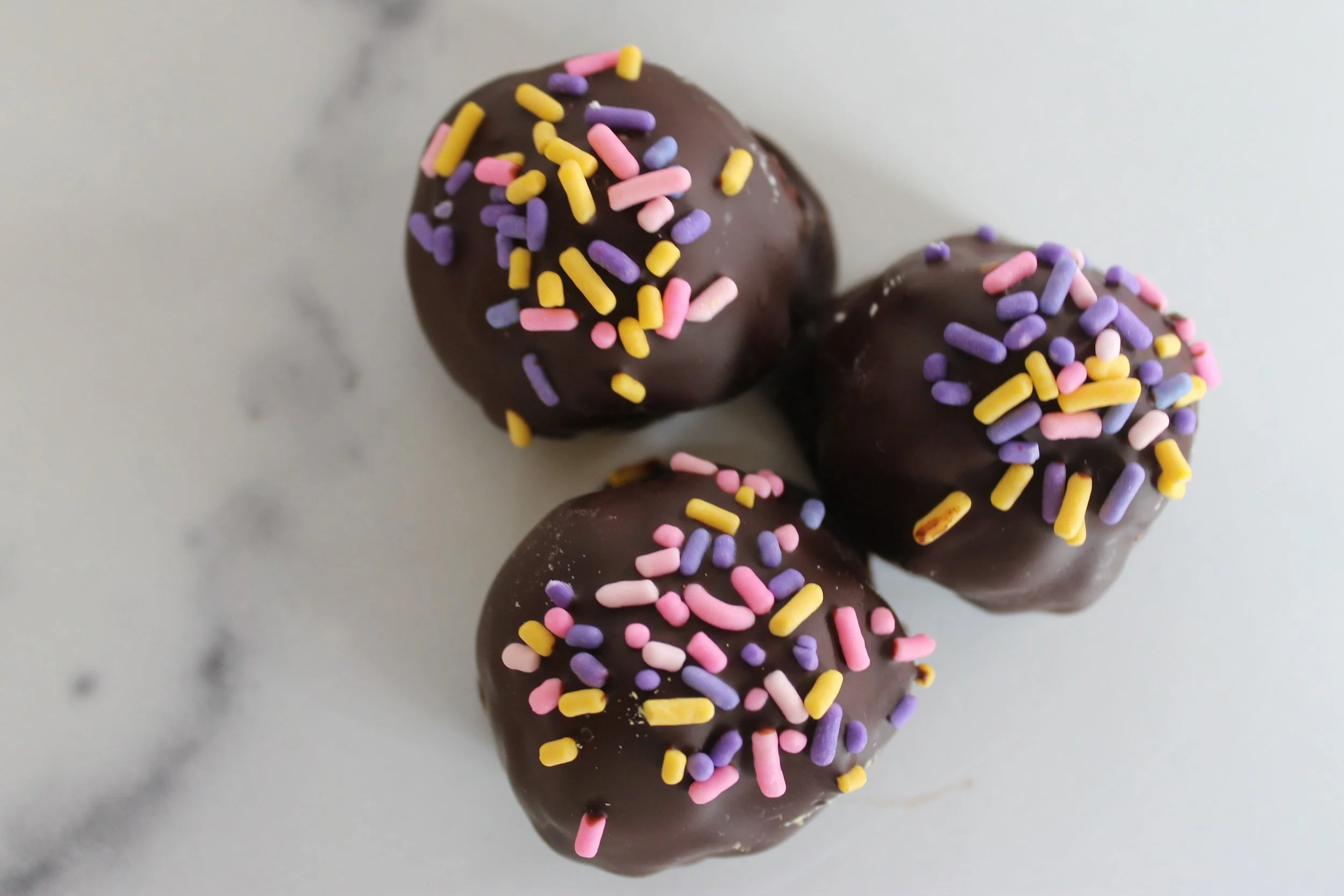 BROWNIE CAKE BALLS