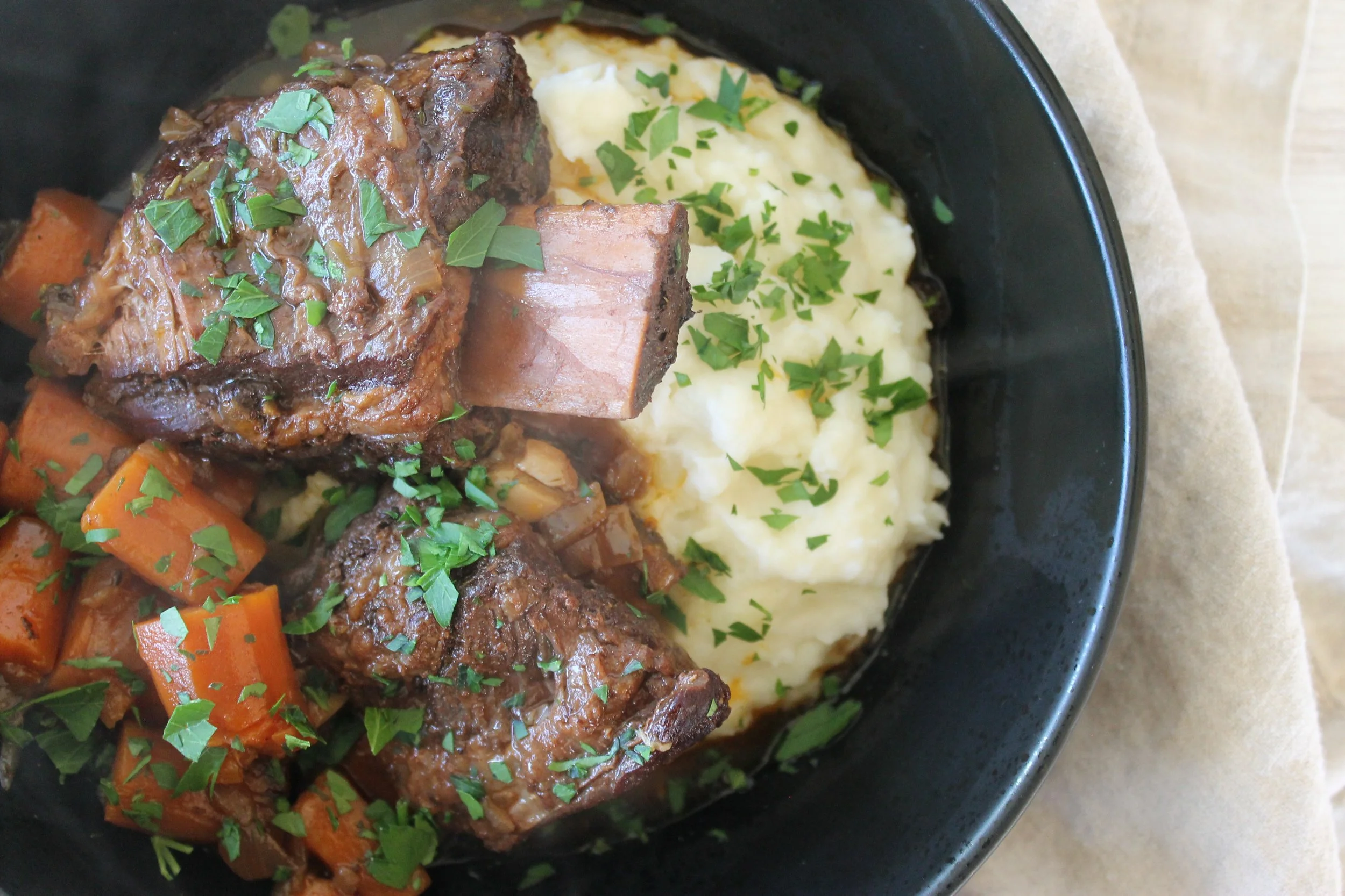 SLOW COOKER SHORT RIBS
