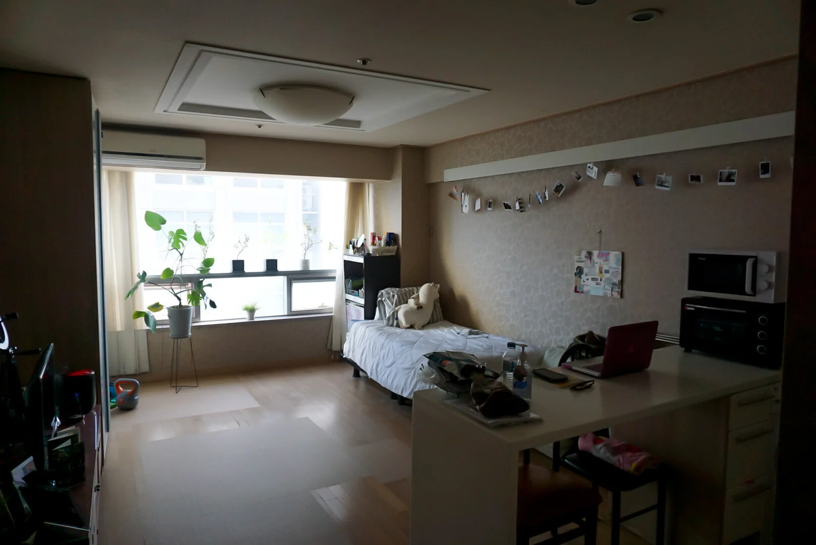 Where Kenny Resides, Where Kenny Resides: My Korean Apartment