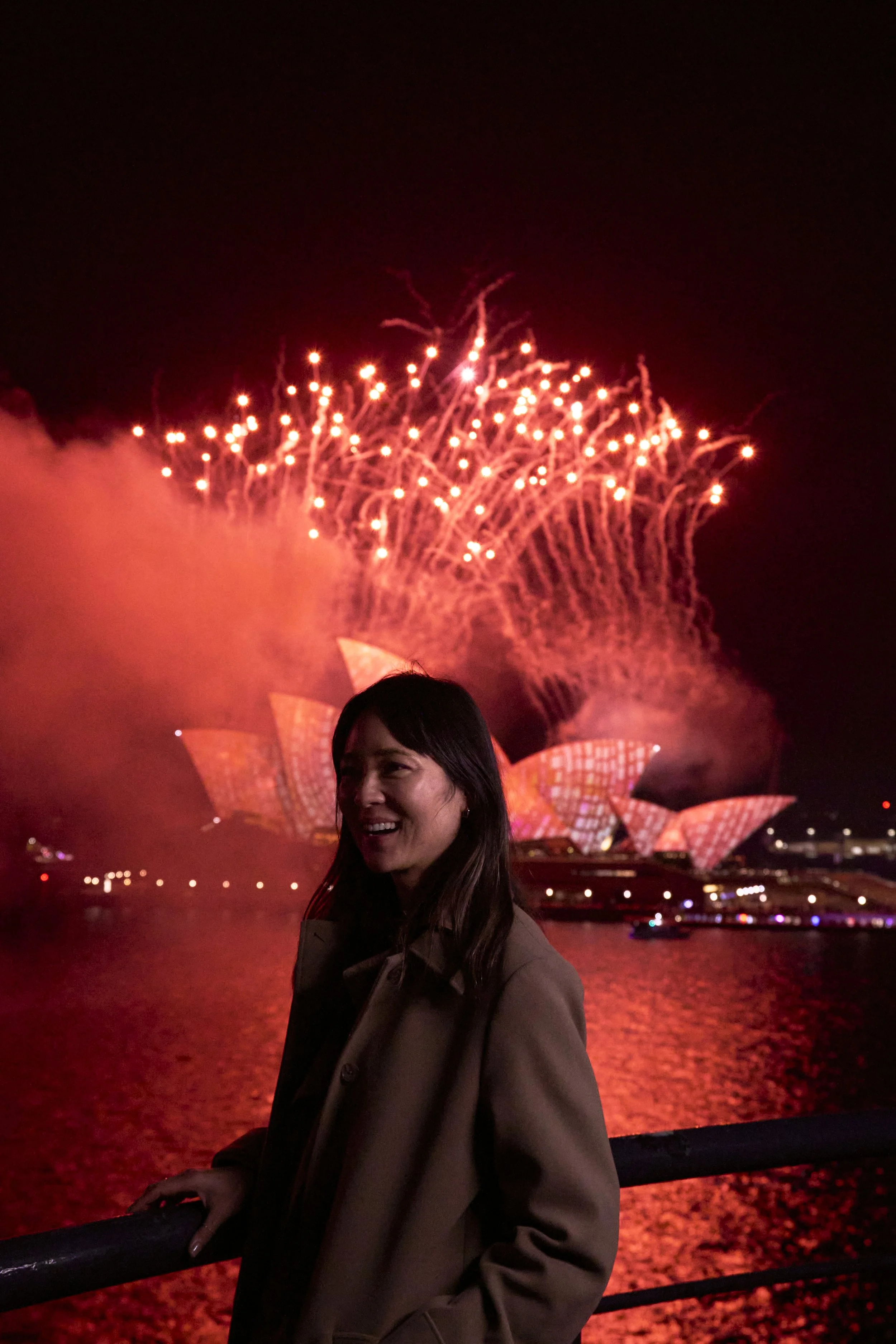 VividSydney2025_CircularQuay_ClosingFireworks_CreditDestinationNSW_JH_007.jpg