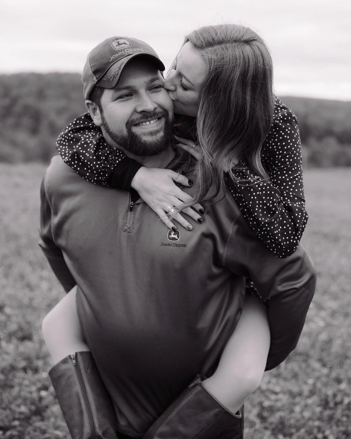 Happy Valentines Day! 💕
.
.
.
.
#valentines #valentinesday #familyphotography #family #couple #couplephotography #photography #portraitphotography #portrait #weddingphotography #blackandwhite