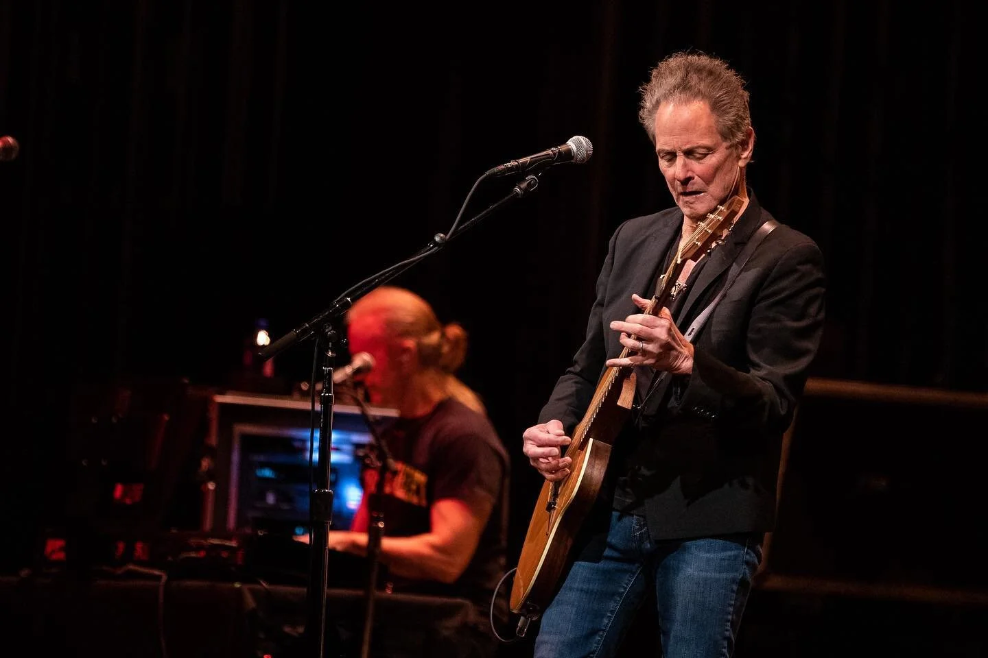 Music legend Lindsey Buckingham performs at the State Theatre of Ithaca on April 24th
.
.
.
.

#photography #photographer #photojournalist #documenting #documentaryphotography #concertphotography #concert #music #musicphotography #performancephotogra