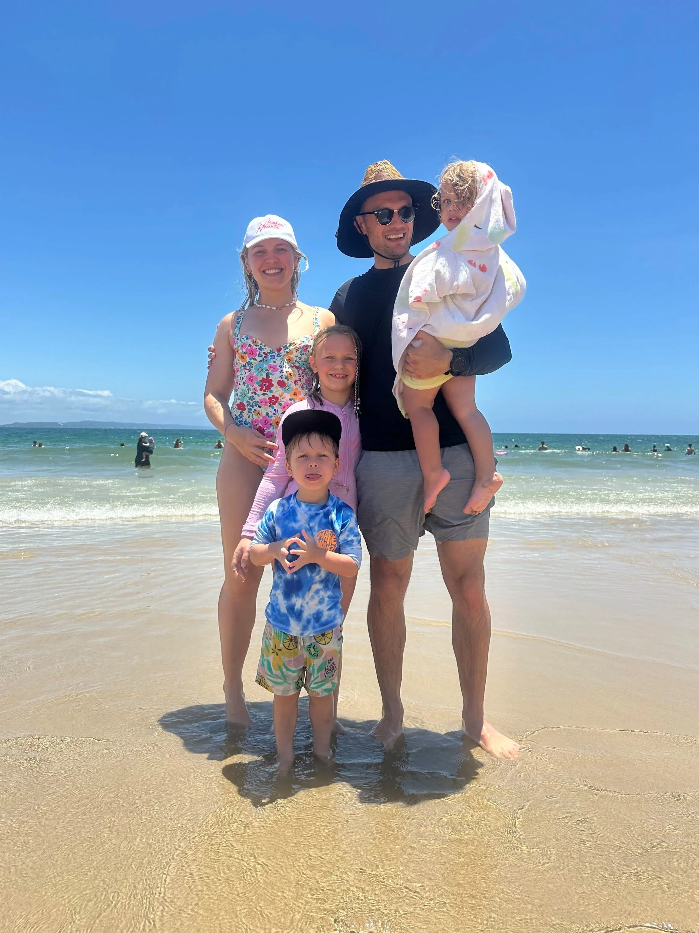 A fit and healthy accredited sports dietitian from Brisbane who specialises in 8 Week Challenges for  weight loss, nutrition, health, fitness, DVA, sports, microbiome, peri-menopause, gut health and IBS.