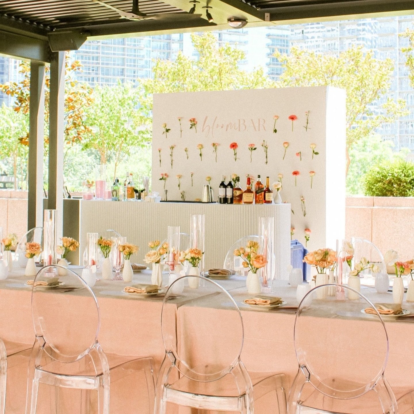 can we take a moment to admire this Bloom Bar🌸 we did @fourseasons for @chrisfetevents 🫶🏽