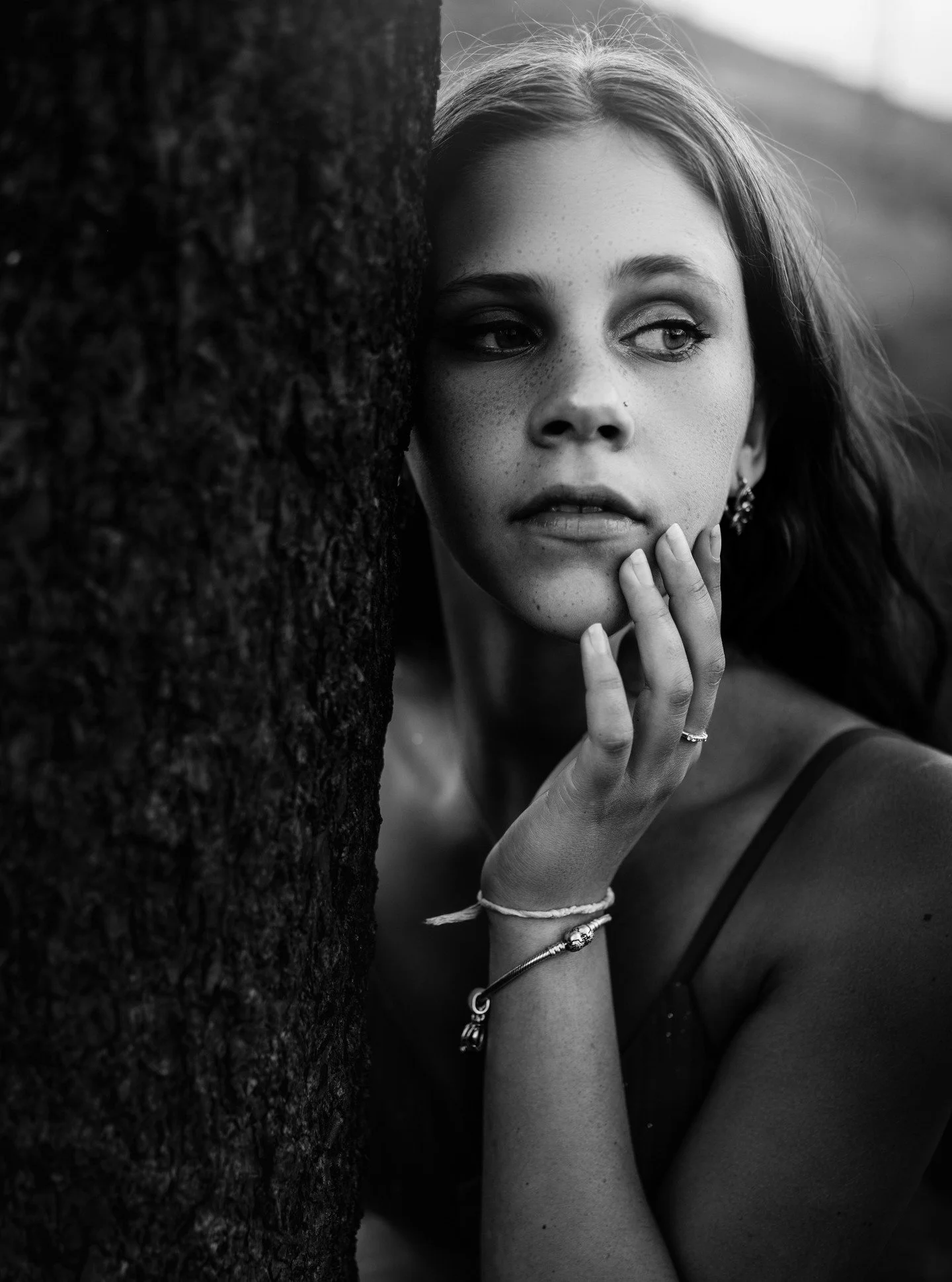 Spring is around the corner and I'm dropping this stunning portrait of @aylabeitel to remind you lovely folks that I love working with Grads! 

#vernongrads #grad2026 #kelownagrad #kelownaphotographer #vernonbc