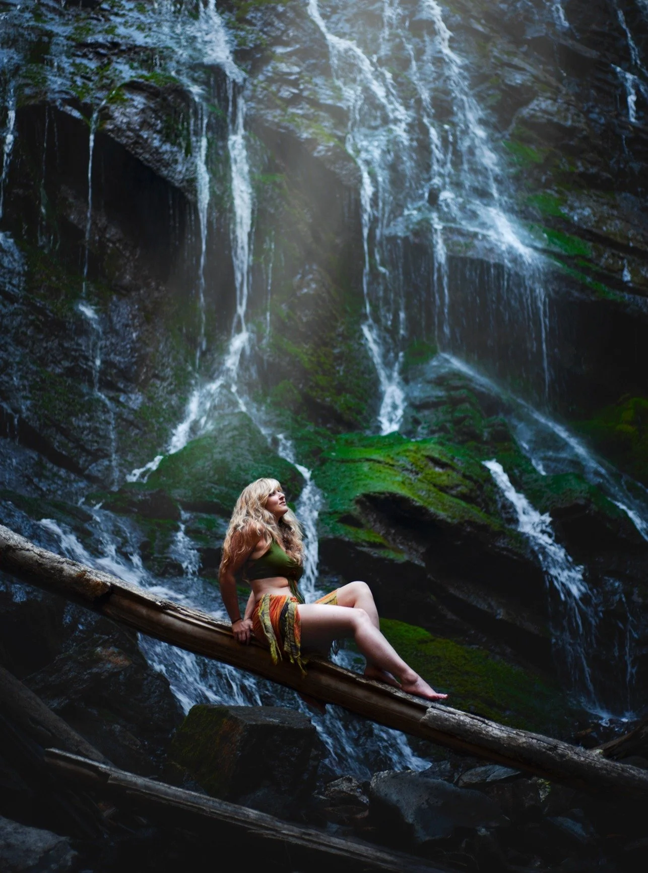 How epic is this Waterfall location? It's relatively private and so perfect for an outdoor boudoir session like this one. 

Hands down one of my most favourite locations in the okanagan! 

#outdoorboudoir #okanaganphotographer #waterfall #vernonboudo