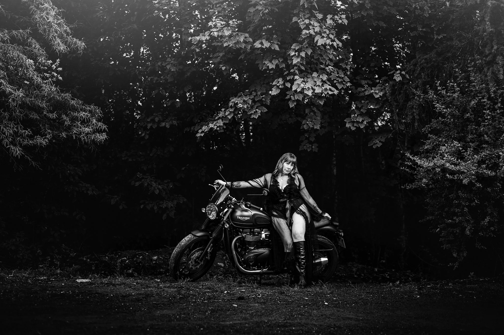 vernon-bc-boudoir-photographer-motorcycle-shoot.jpg.jpg