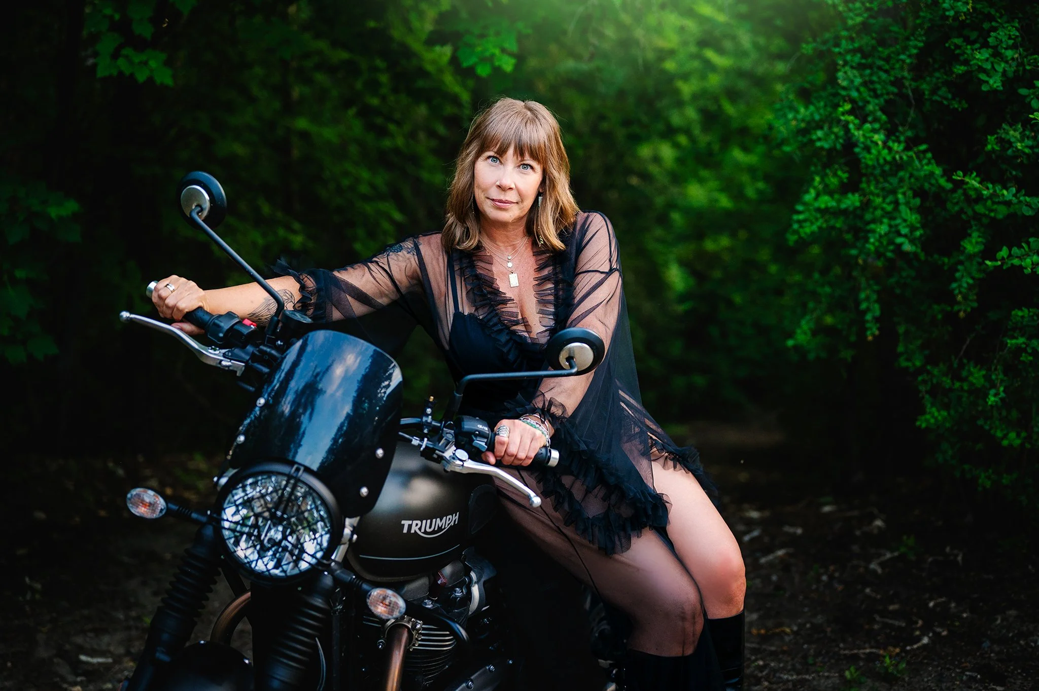 boudoir-session-motorcycle-okanagan-outdoor.jpg.jpg