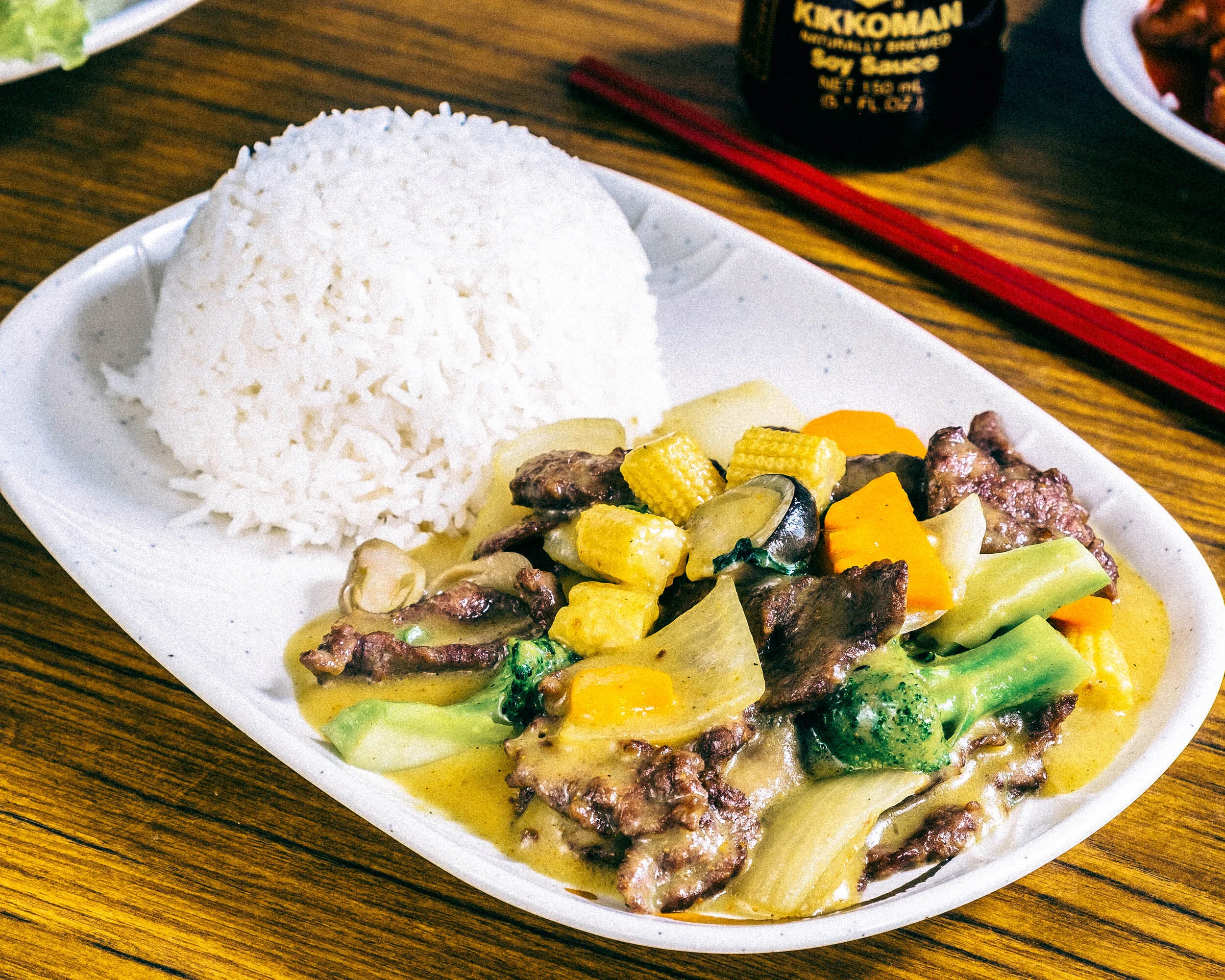 Satay Beef with Mixed Vegetables on Rice