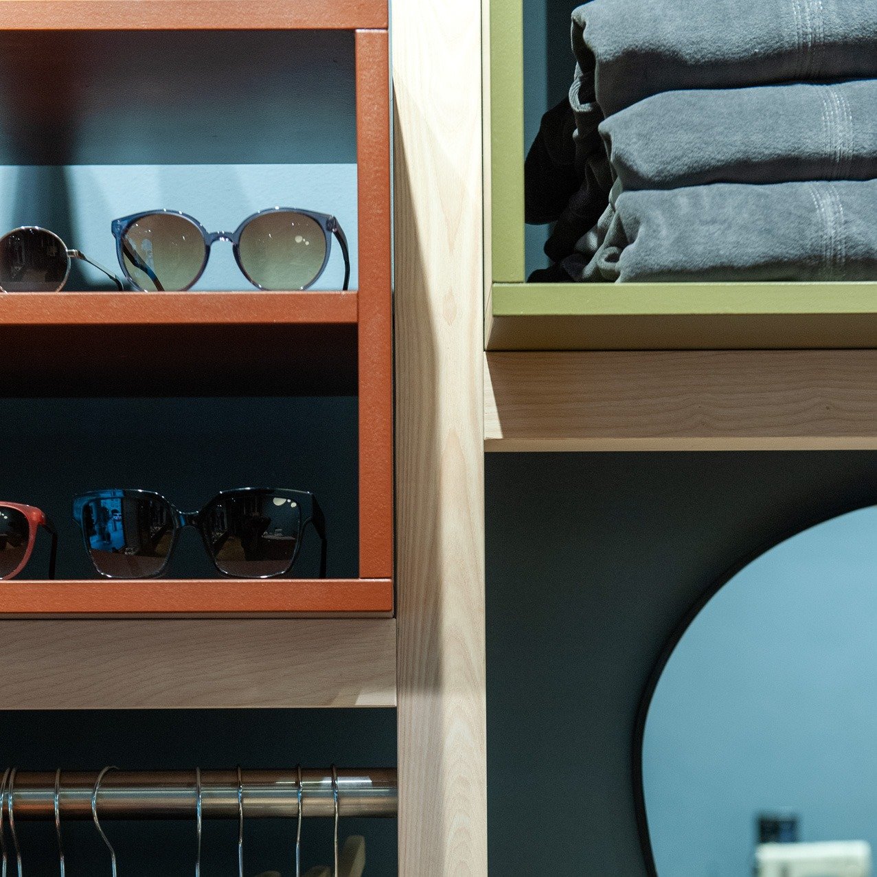 ooonyva swissdesign 
#retaildesign #shopdesign #interiordesign #ladeneinrichtung #sch&ouml;nsterladen #swissdesign @ooonyva @pierrot.pierrette @npellon @pete.the.teacher @wyttenbach_schreinerei