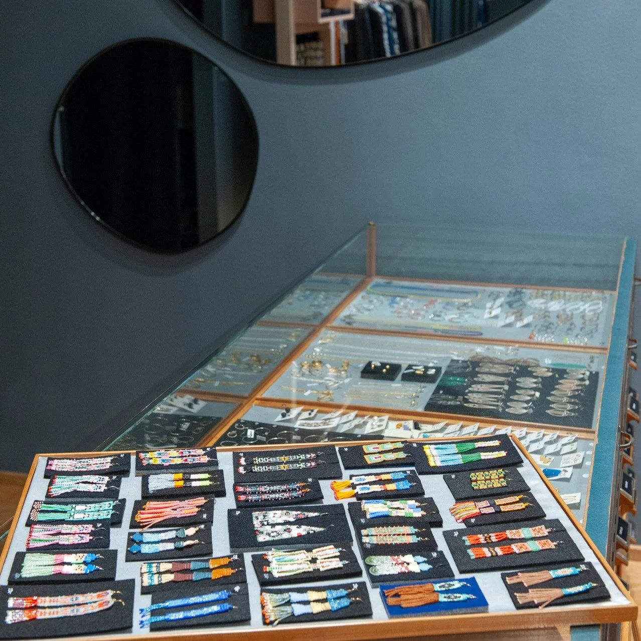 ooonyva swissdesign 
#retaildesign #shopdesign #interiordesign #ladeneinrichtung #sch&ouml;nsterladen #swissdesign @ooonyva @pierrot.pierrette @npellon @pete.the.teacher @wyttenbach_schreinerei