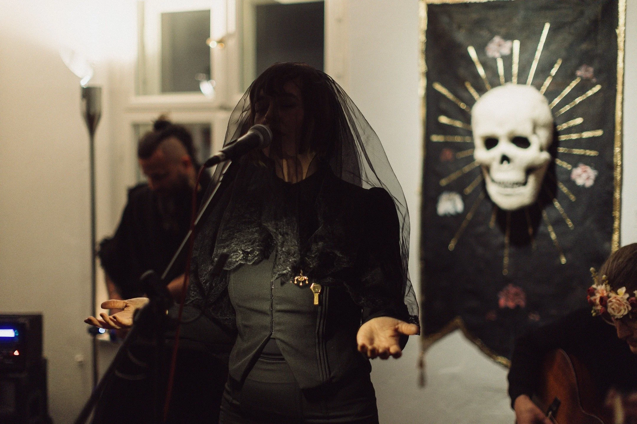 Calling in the forces of spring.
Blessing the crowd with love, courage, and wildness.

Performance by @maisondouce_art and our tribe of witches
@paulahauss @malmesser @levradagan @einfach.daniel.devito

Stunning photographs by @harikrisshnan

Special