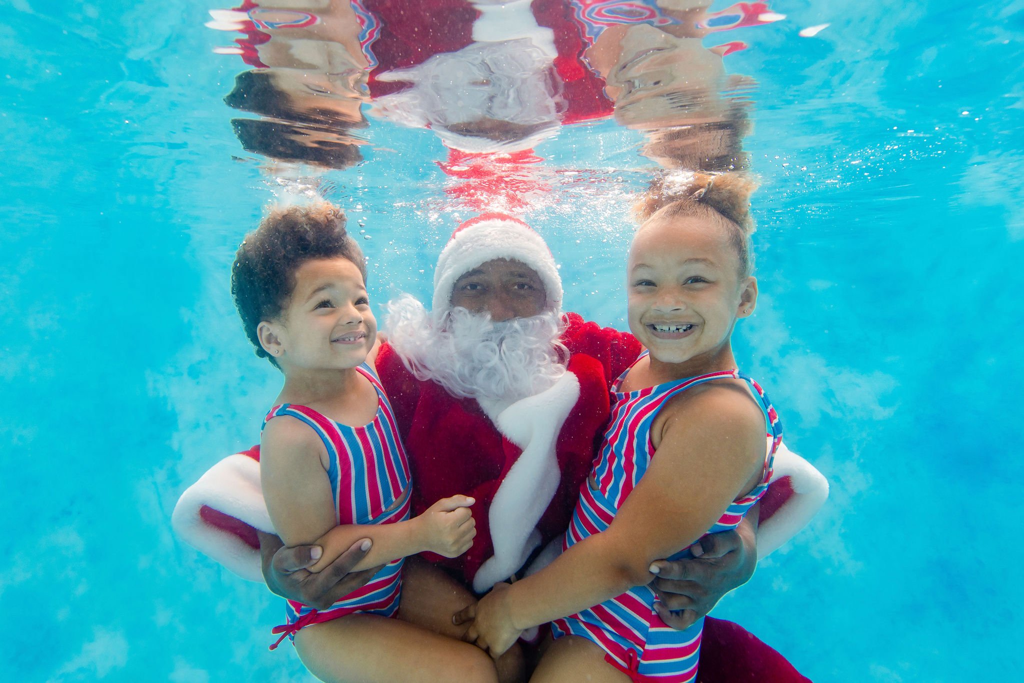 SwimwithSantaWatersafe-89.jpg