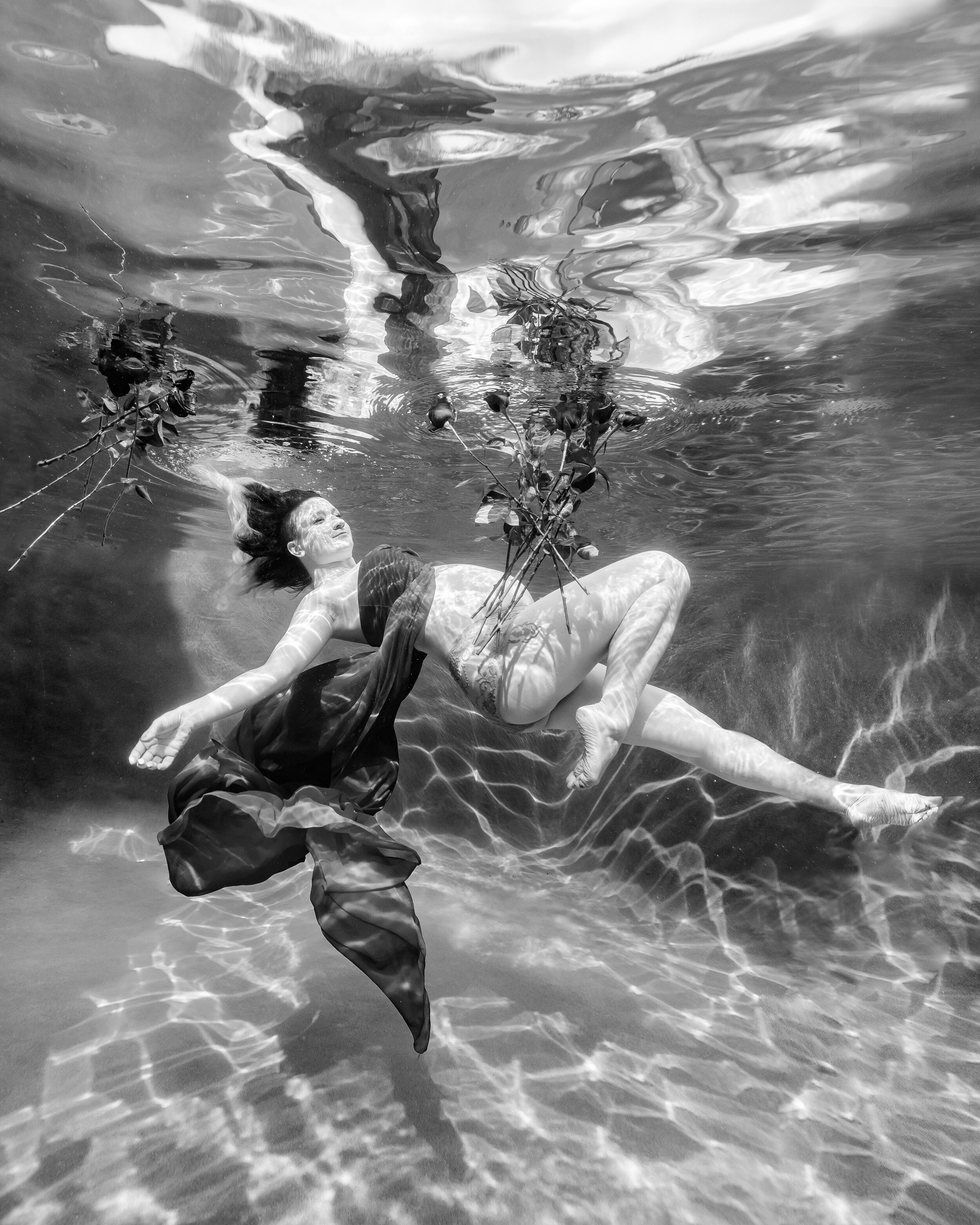 Underwater Maternity Shoot-27.jpg