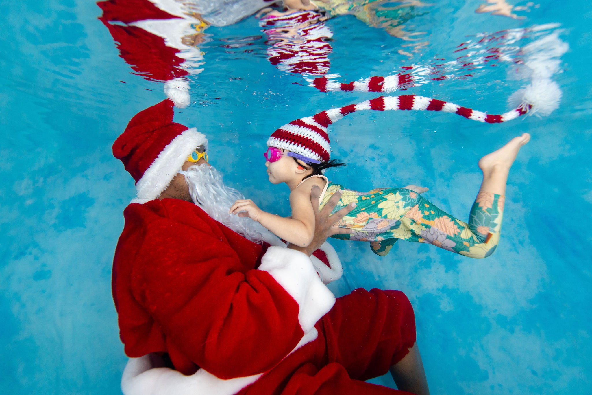 SwimwithSantaWatersafe-265.jpg