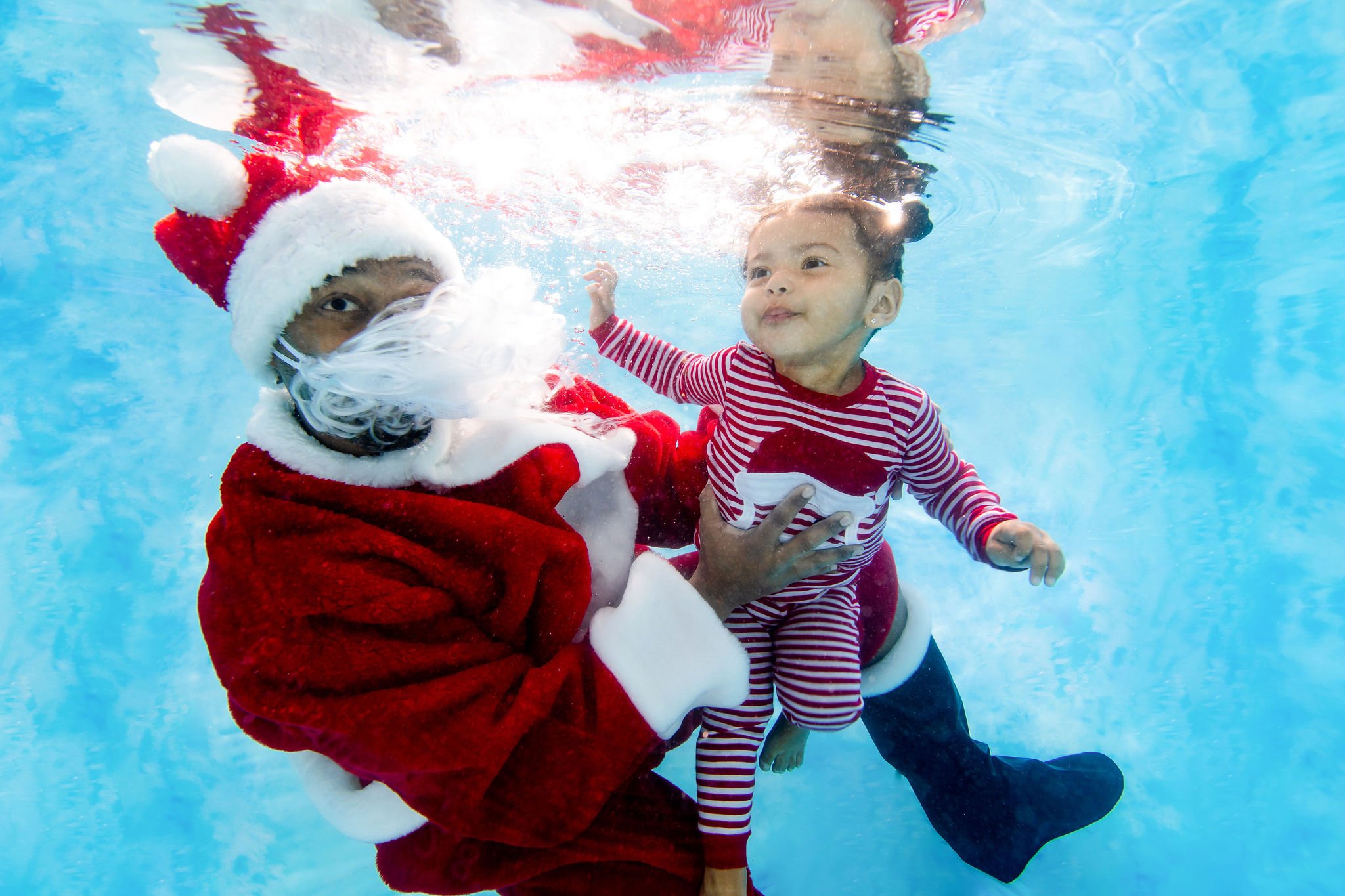 SwimwithSantaWatersafe-22.jpg