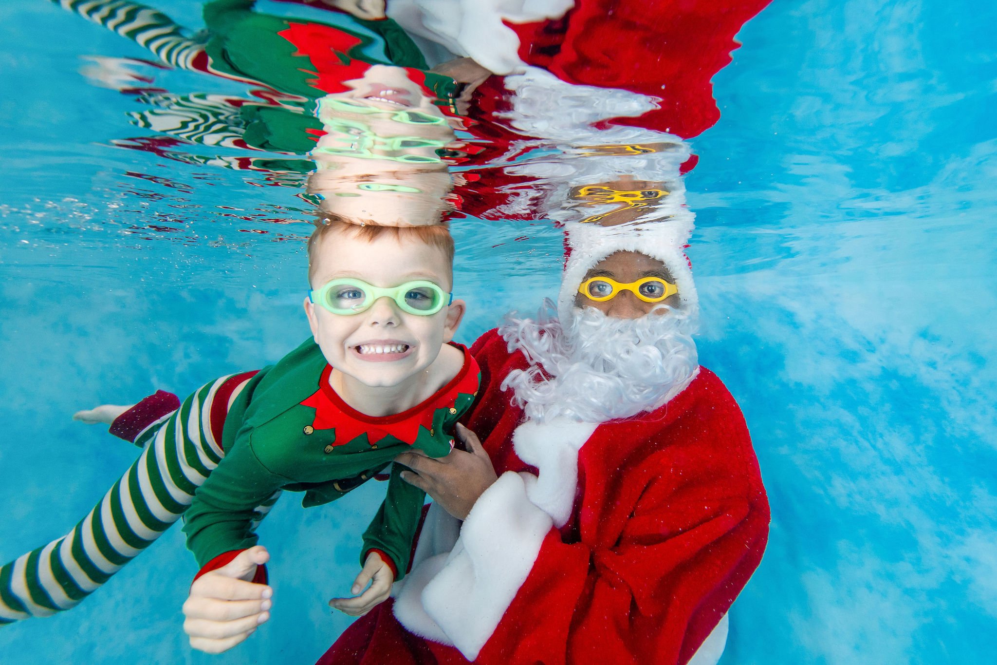 SwimwithSantaWatersafe-246.jpg