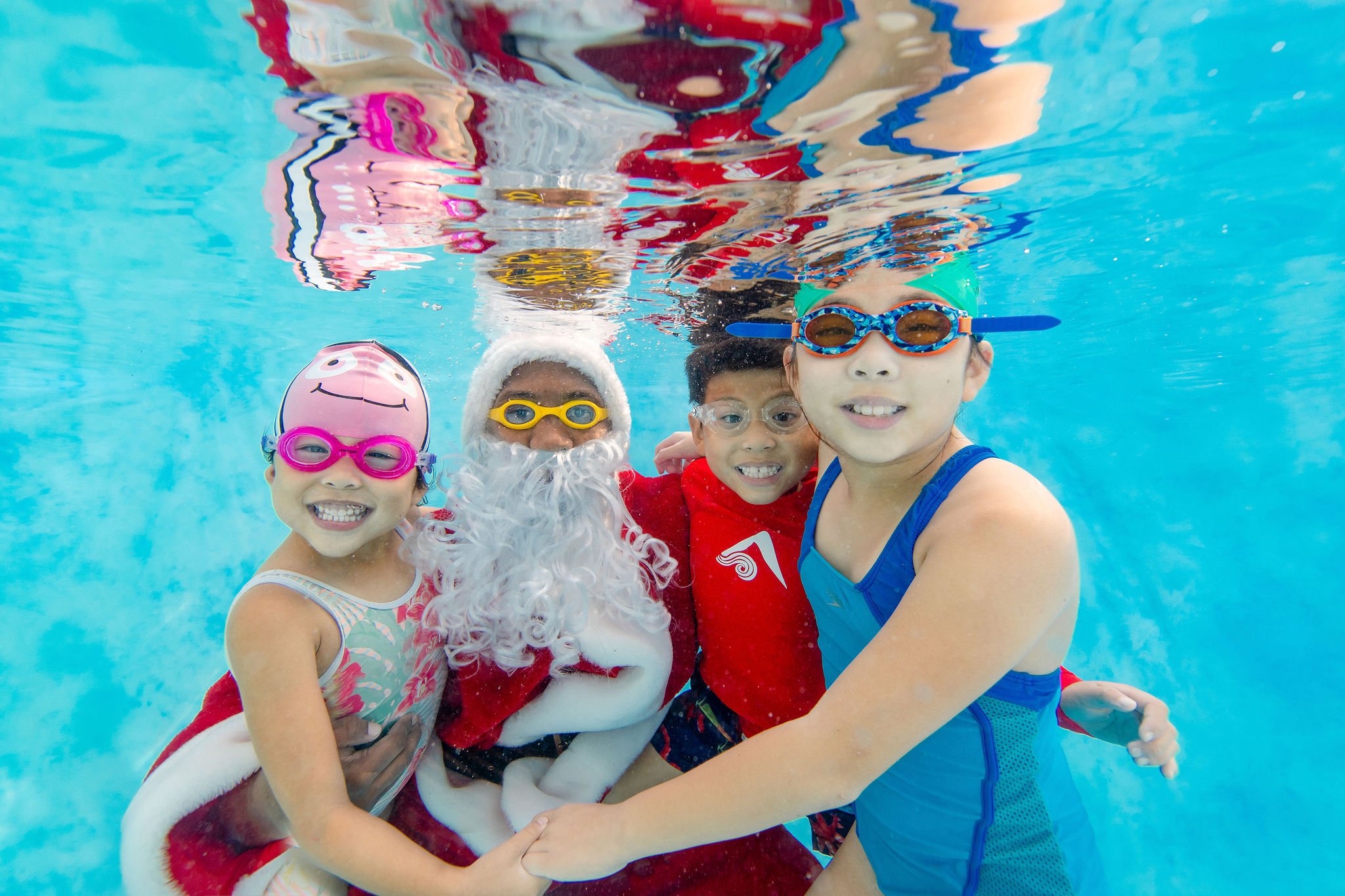 SwimwithSantaWatersafe-191.jpg
